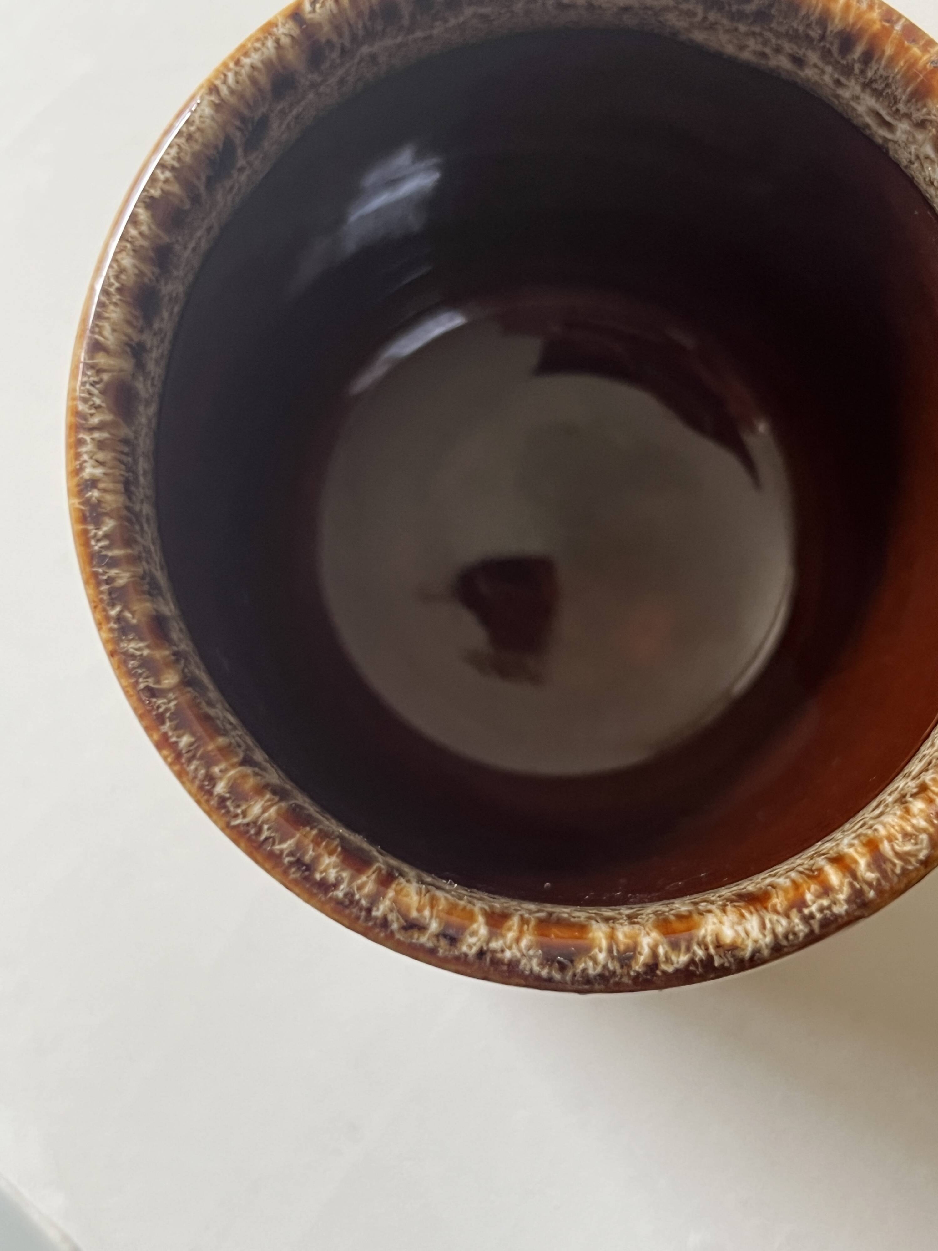 Service of 6 coffee cups in handcrafted glazed ceramic, amber brown, 1970.