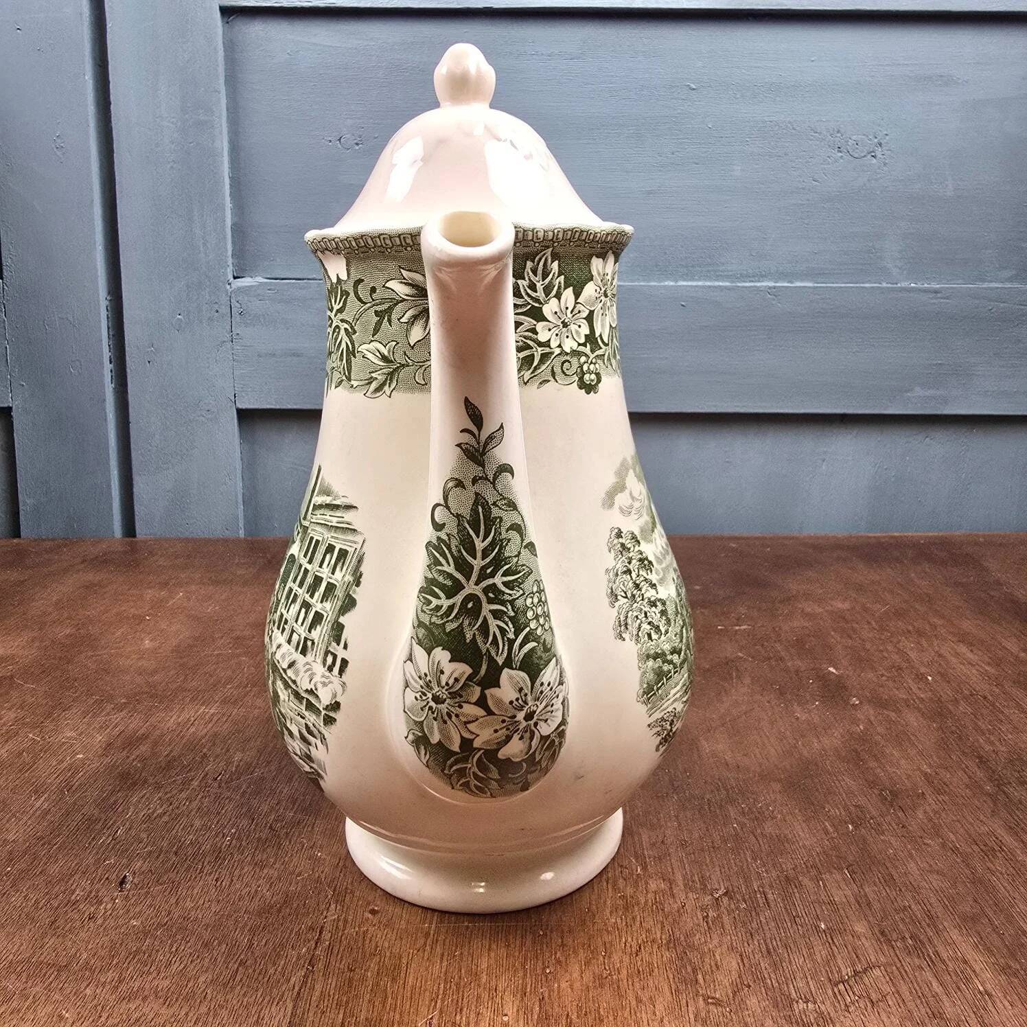 Théière anglaise vintage Royal Tudor Ware Coaching Taverns