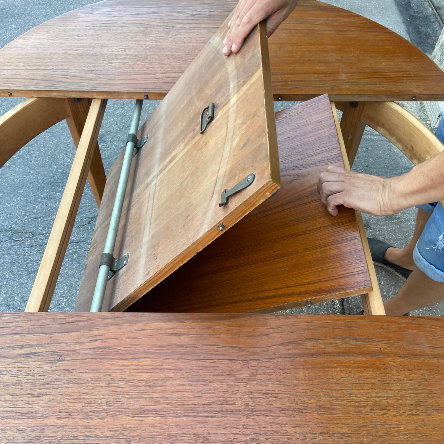 Scandinavian table 4/6 seats 70s