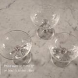 3 coupes à champagne en verre taillé