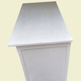 Small Parisian buffet in painted wood.