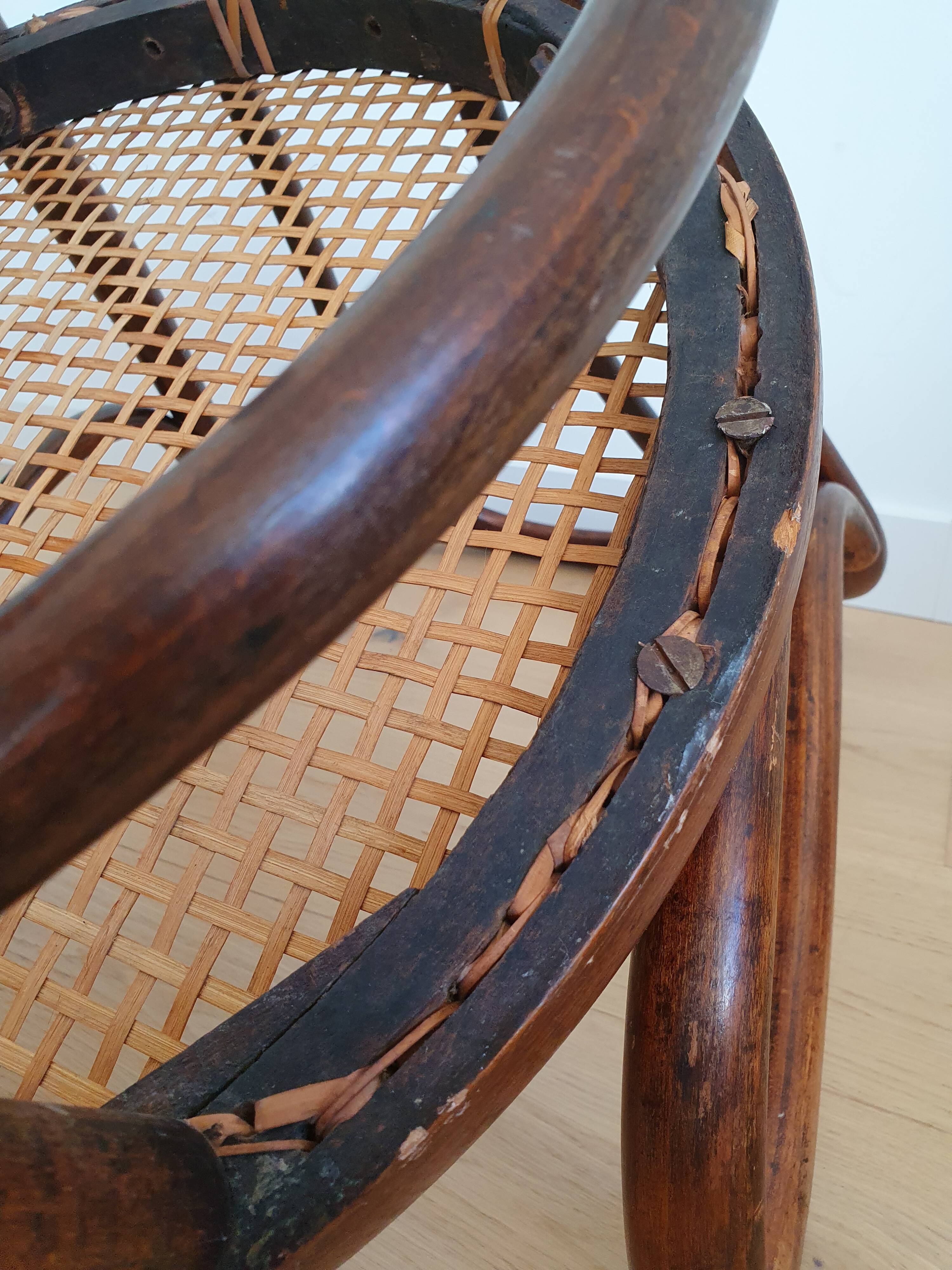 Thonet armchair in curved wood and canework