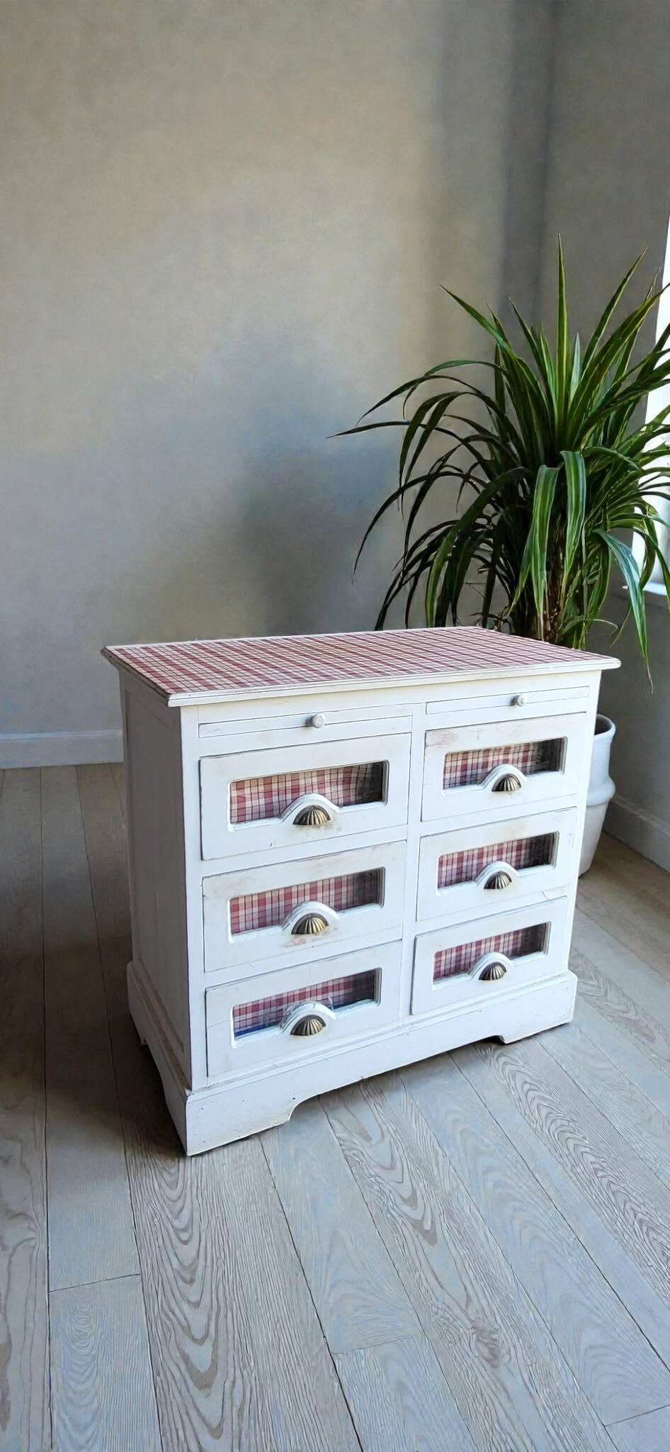 Storage unit / seed rack