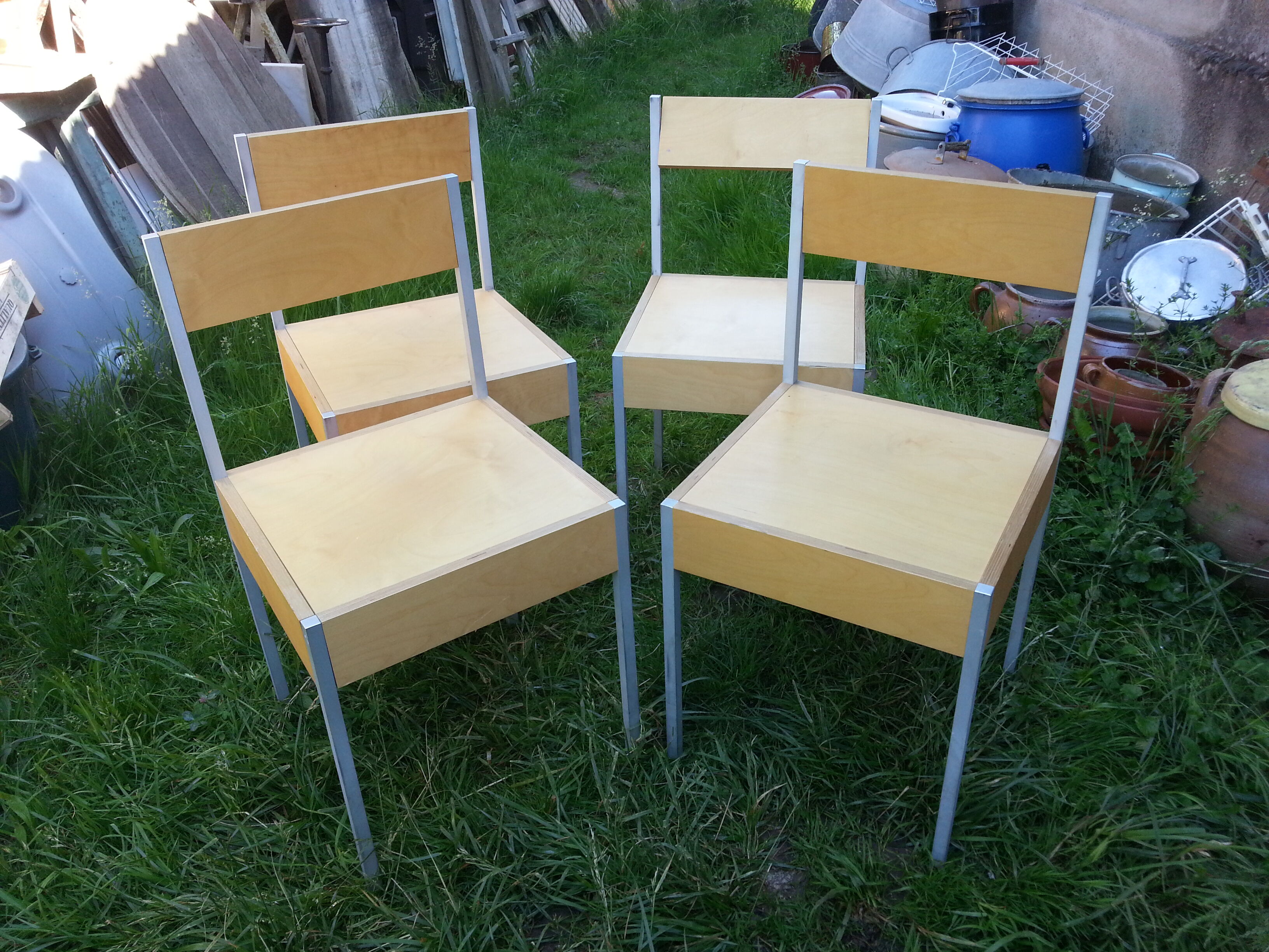 Série de 4 chaises suisse 1980