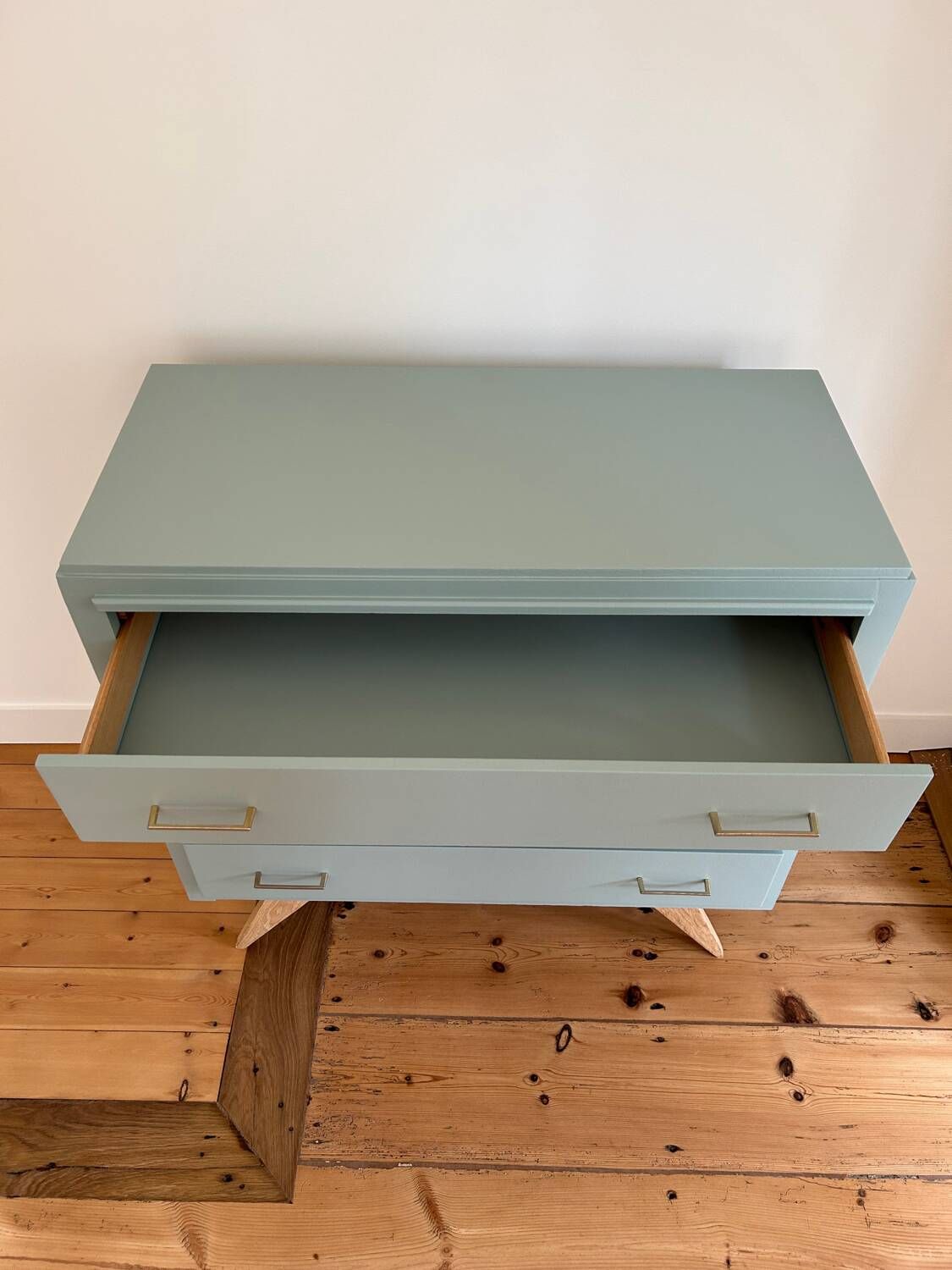 Vintage chest of drawers revisited in Almond (Resource)
