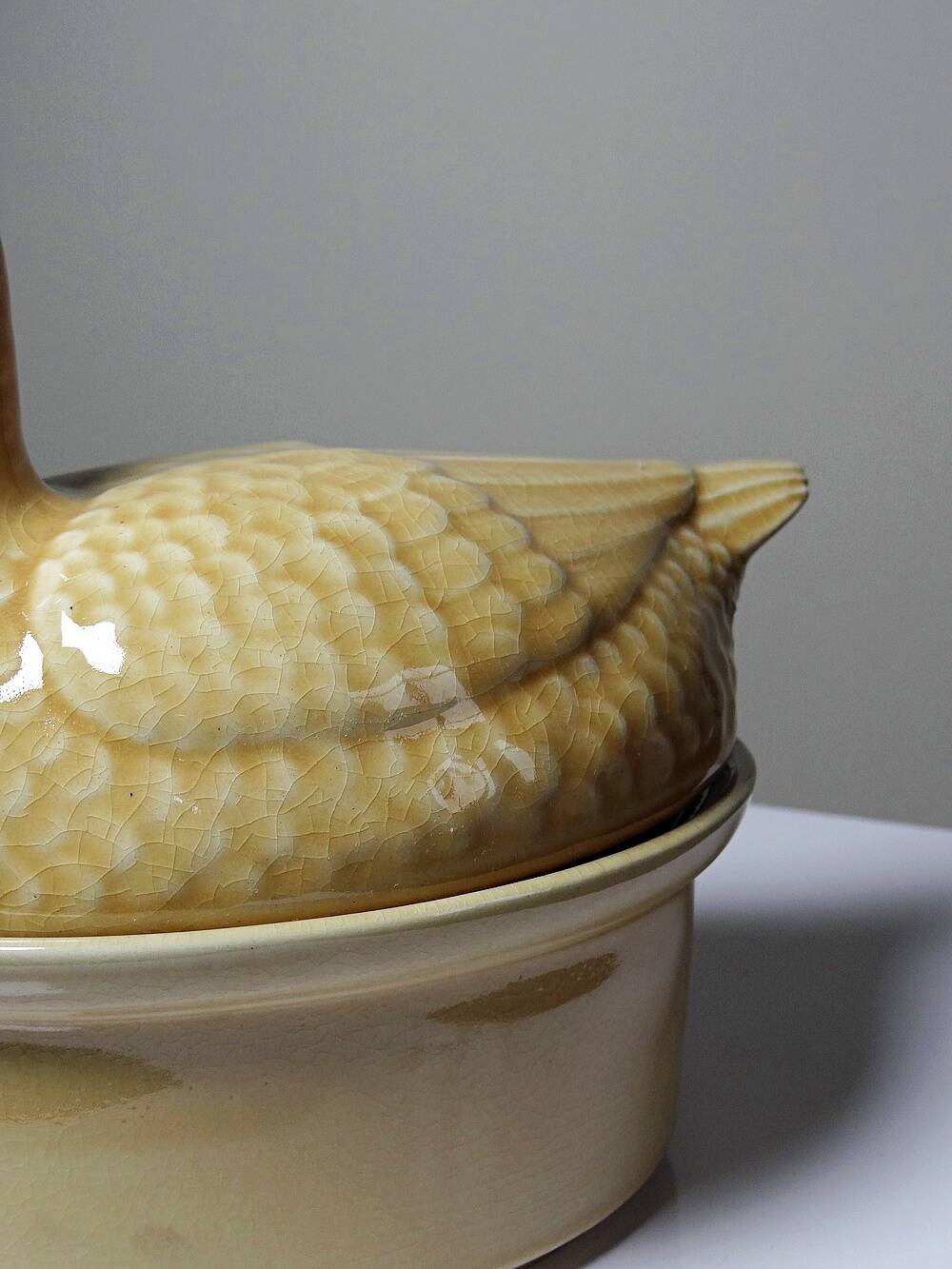 Small vintage terrine GEO from the 50s-60s, beige ceramic duck.