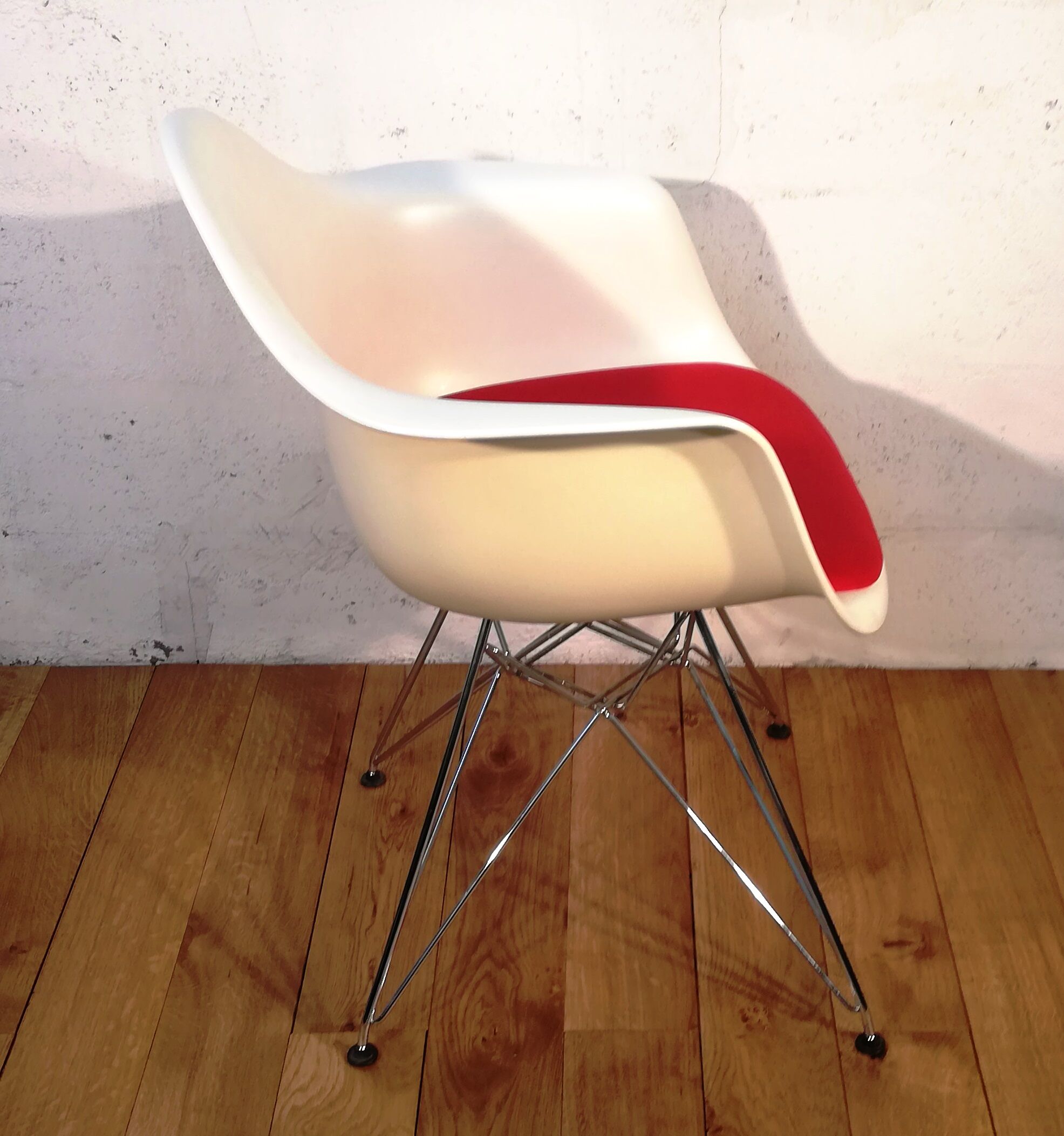DAR armchair by Charles & Ray Eames Vitra edition