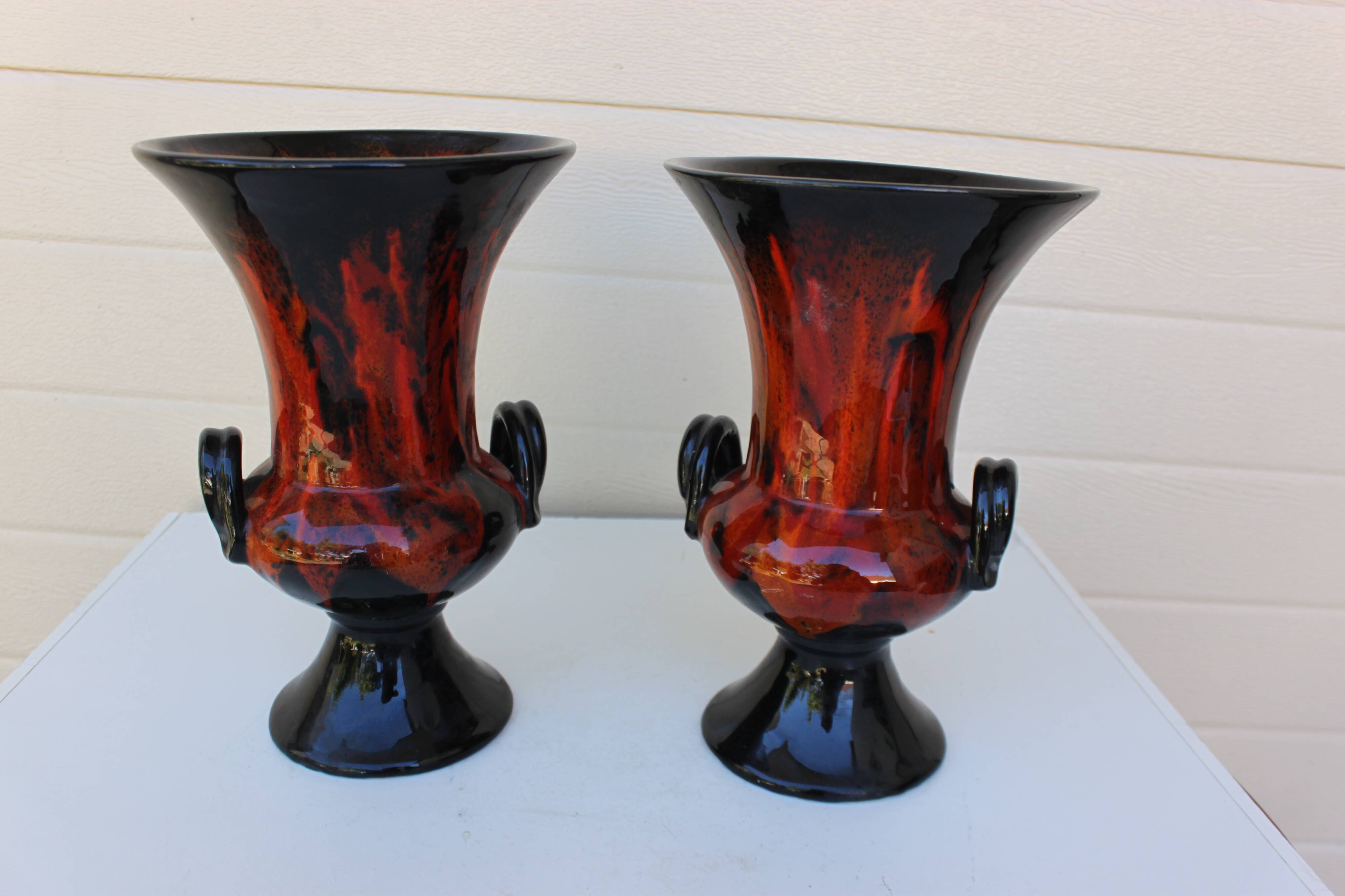 vases 2 handles 1970