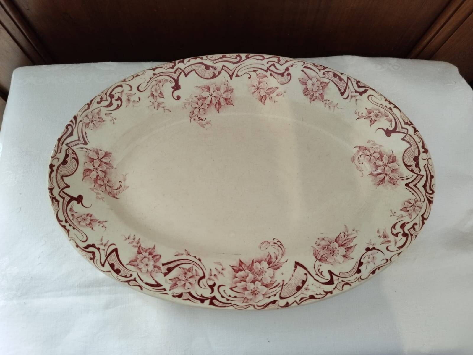 Plat ovale terre de fer rose S.F.G.B.N.G.R modèle Neuilly