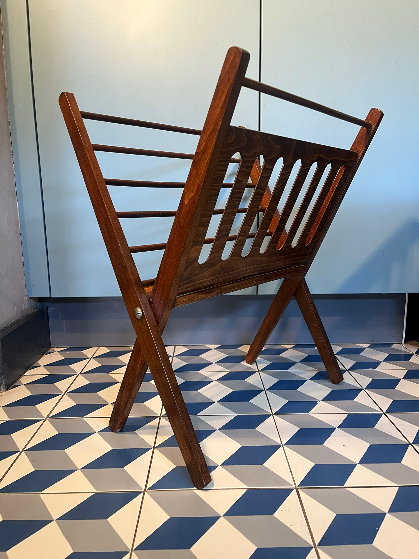 Pastoe magazine rack by Cees Braakman