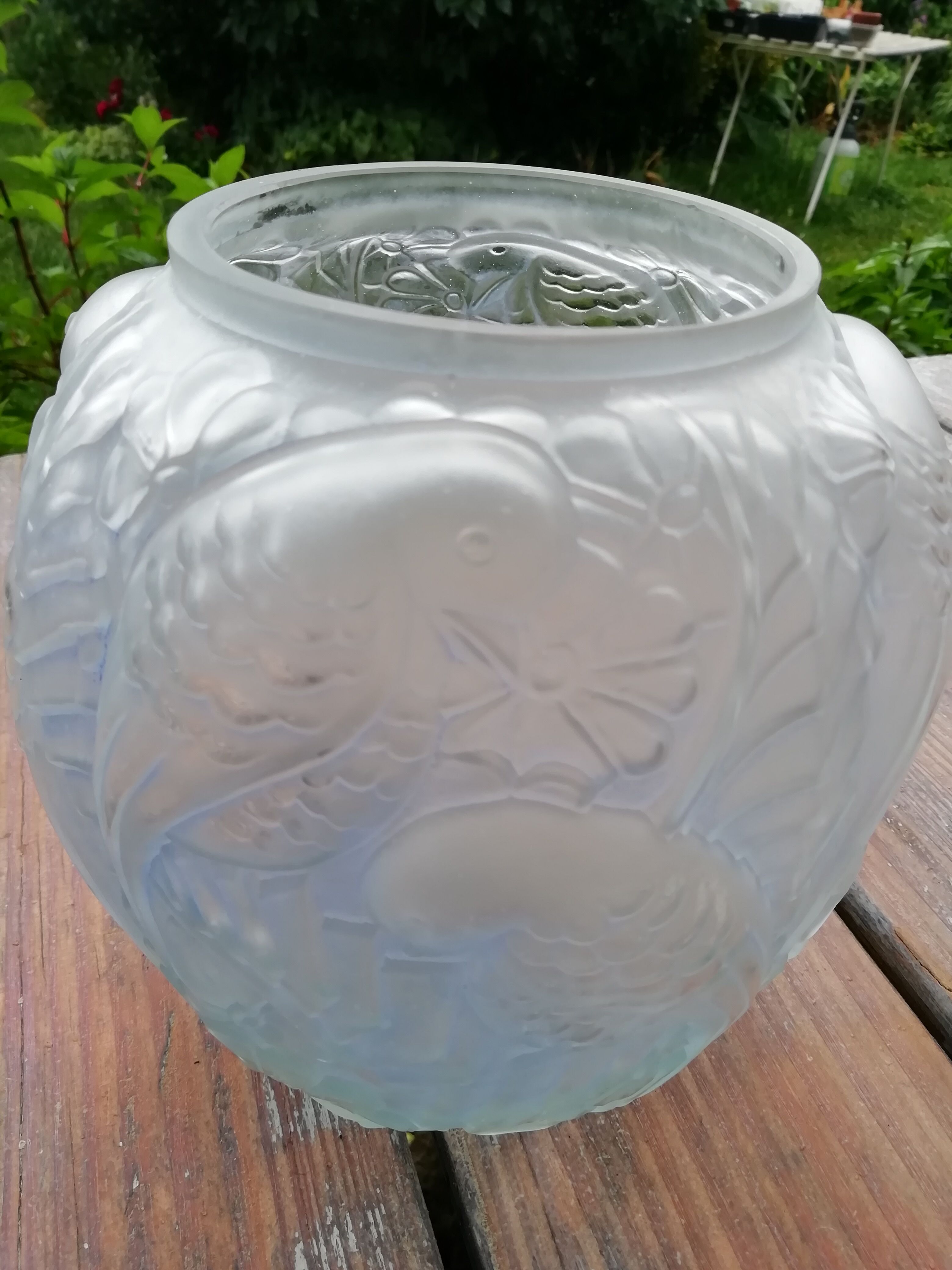 Vase boule moulé art déco