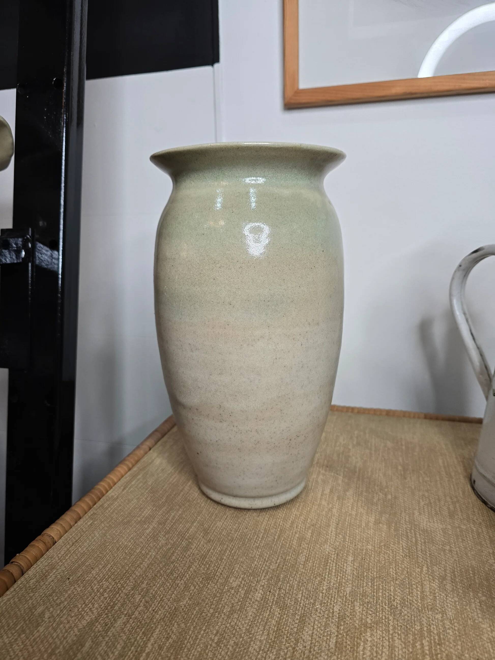 Vase en grès émaillé vert céladon, années 1960-1970
