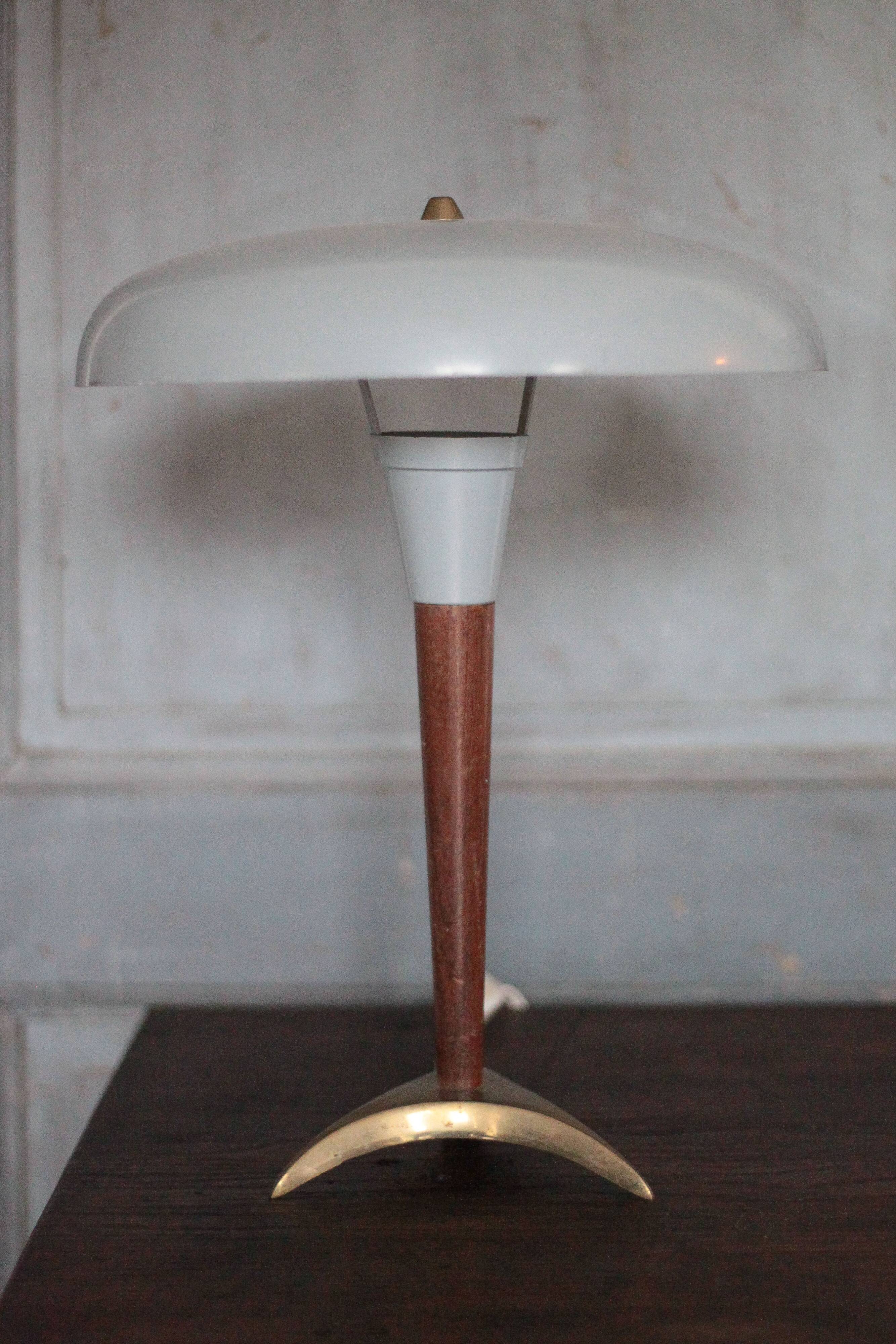 Pair of tripod lamps, 1950s design, bedside lamp, decor.