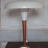 Pair of tripod lamps, 1950s design, bedside lamp, decor.