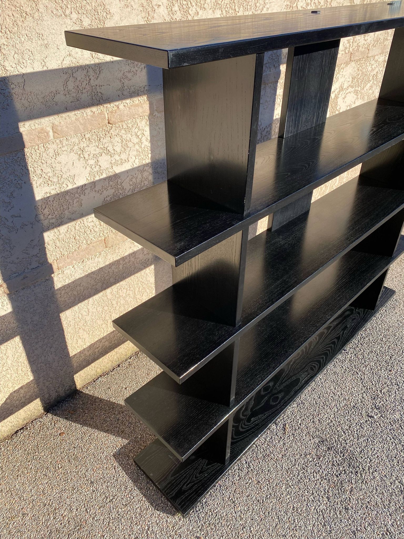 Bookcase, in black lacquered wood, Italian design from 1970