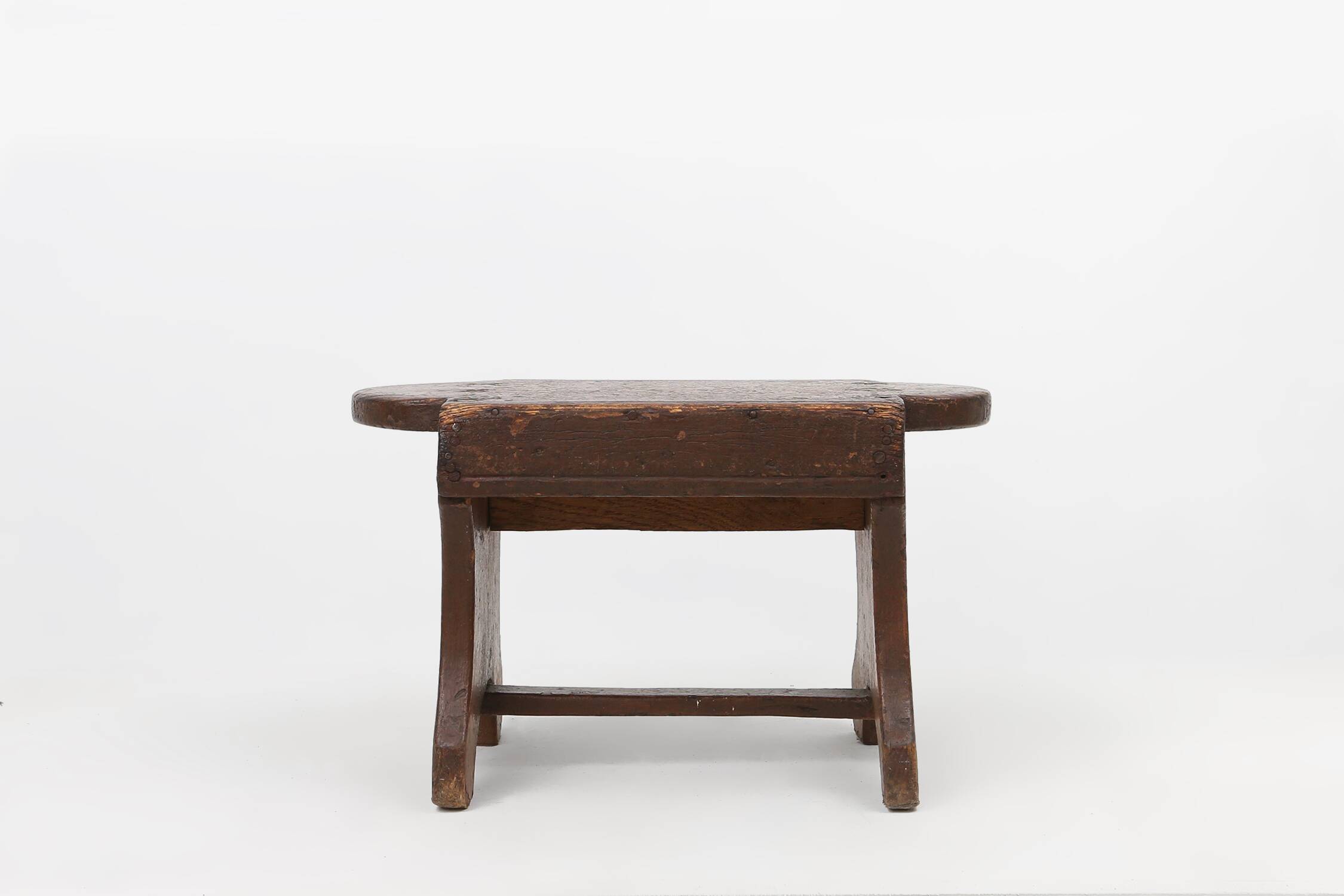 Tabouret bas rustique français en bois peint, vers 1900