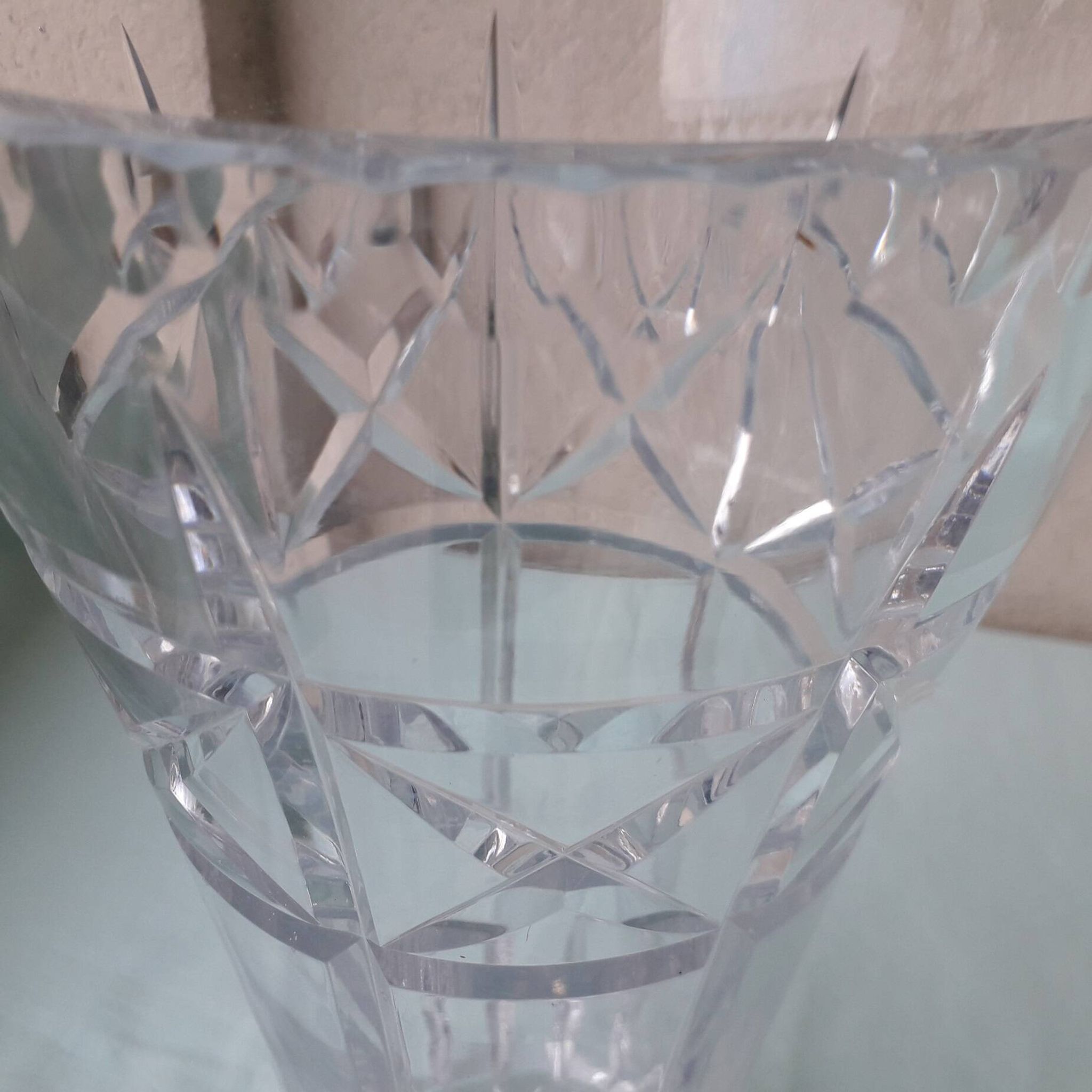 Vase en cristal taillé