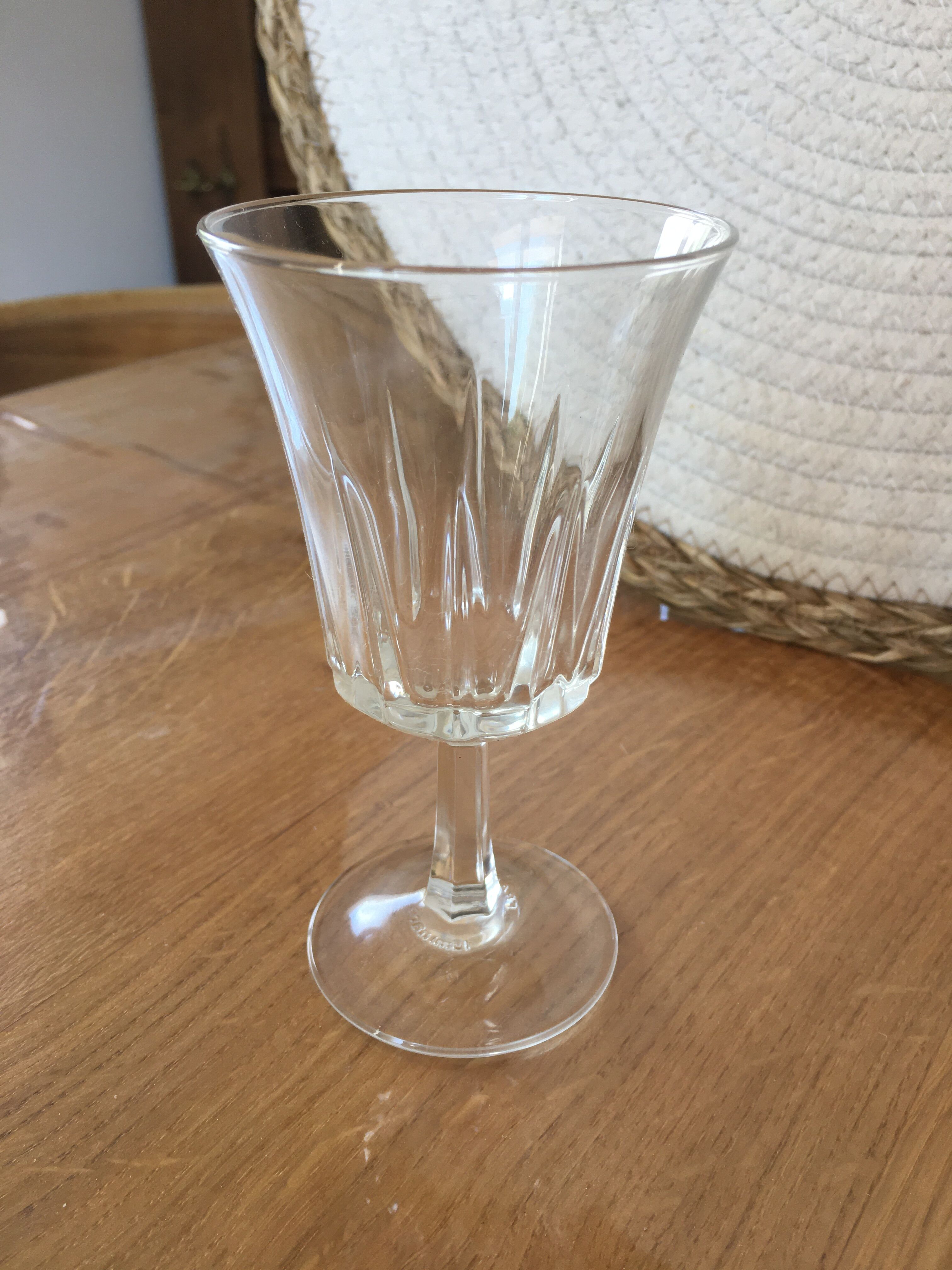 Set of 9 wine glasses