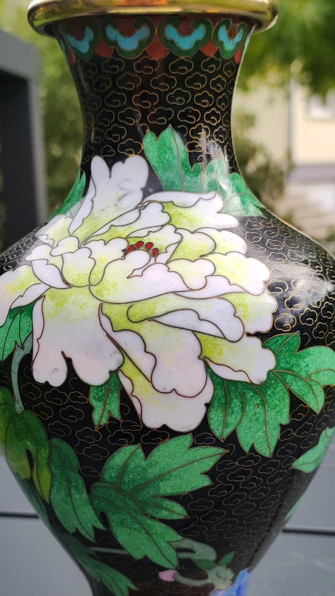 Asian handcrafted decorative vase in cloisonné enamels, neck outline & brass base