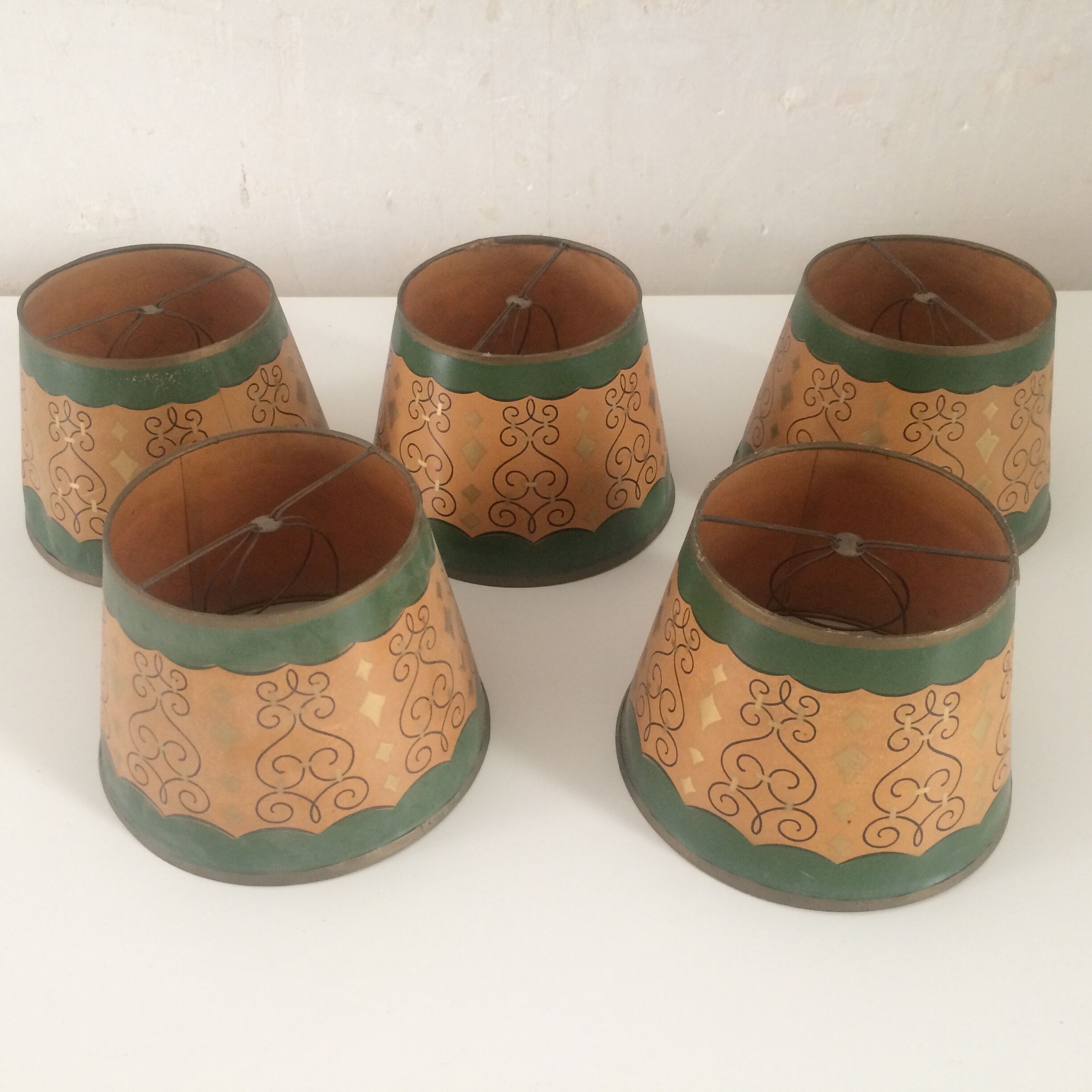 Set of 4 vintage clip lampshades, 5th offered