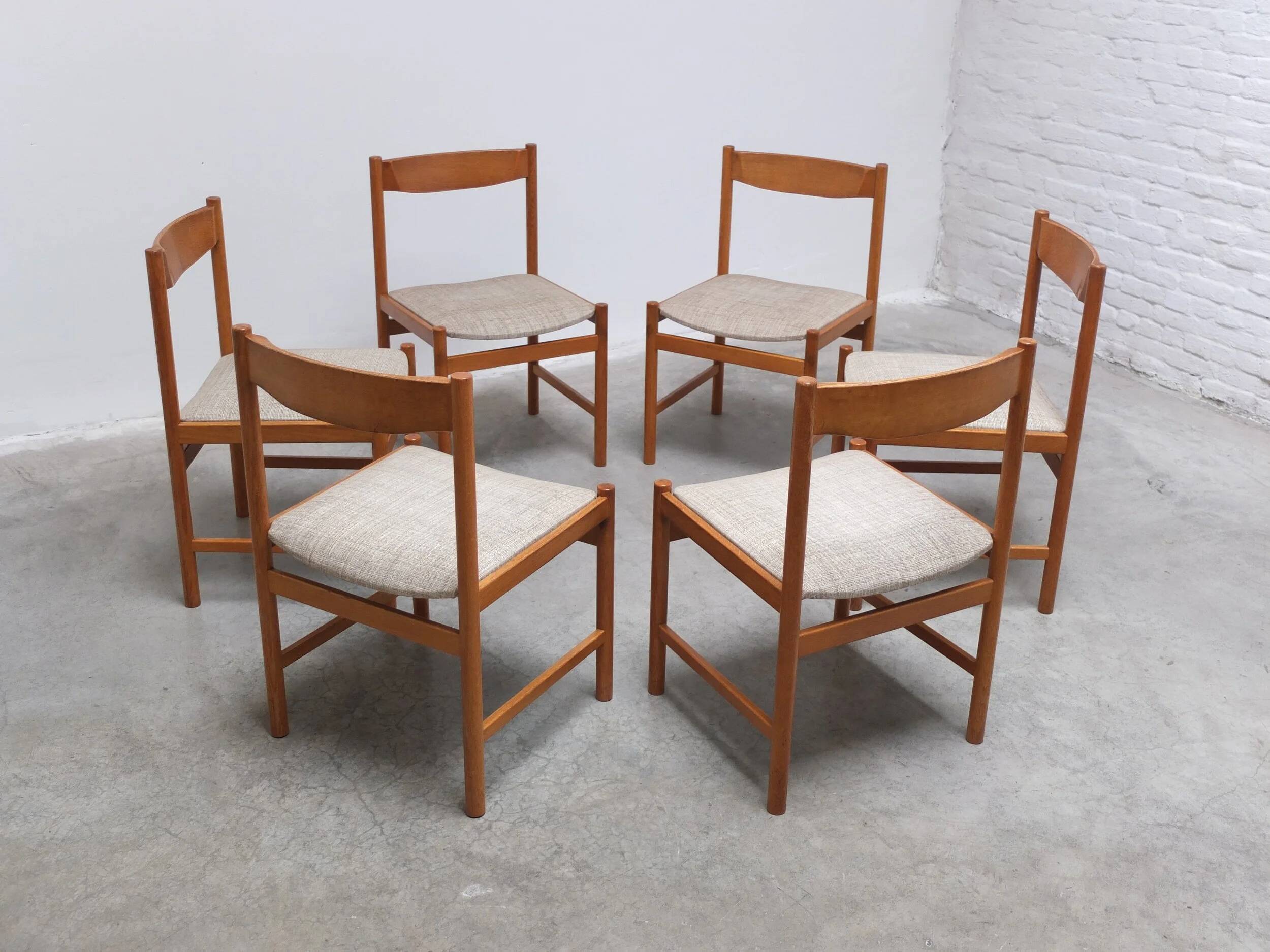 Set of 6 dining chairs in oak by Meubelatelier Vanda Watervliet, 1960s