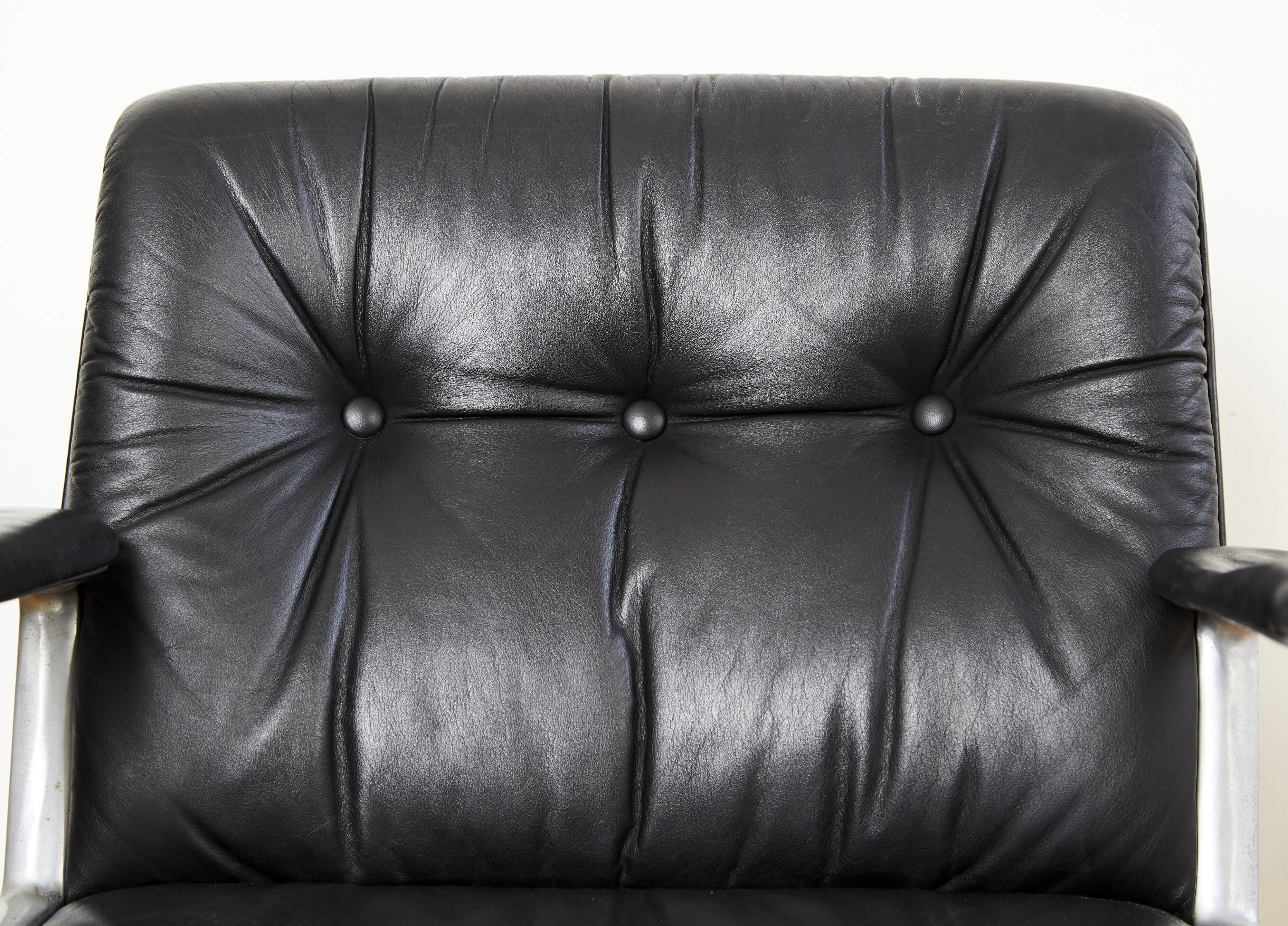 Oswaldo Borsani swivel Chair P125 for Tecno Milano