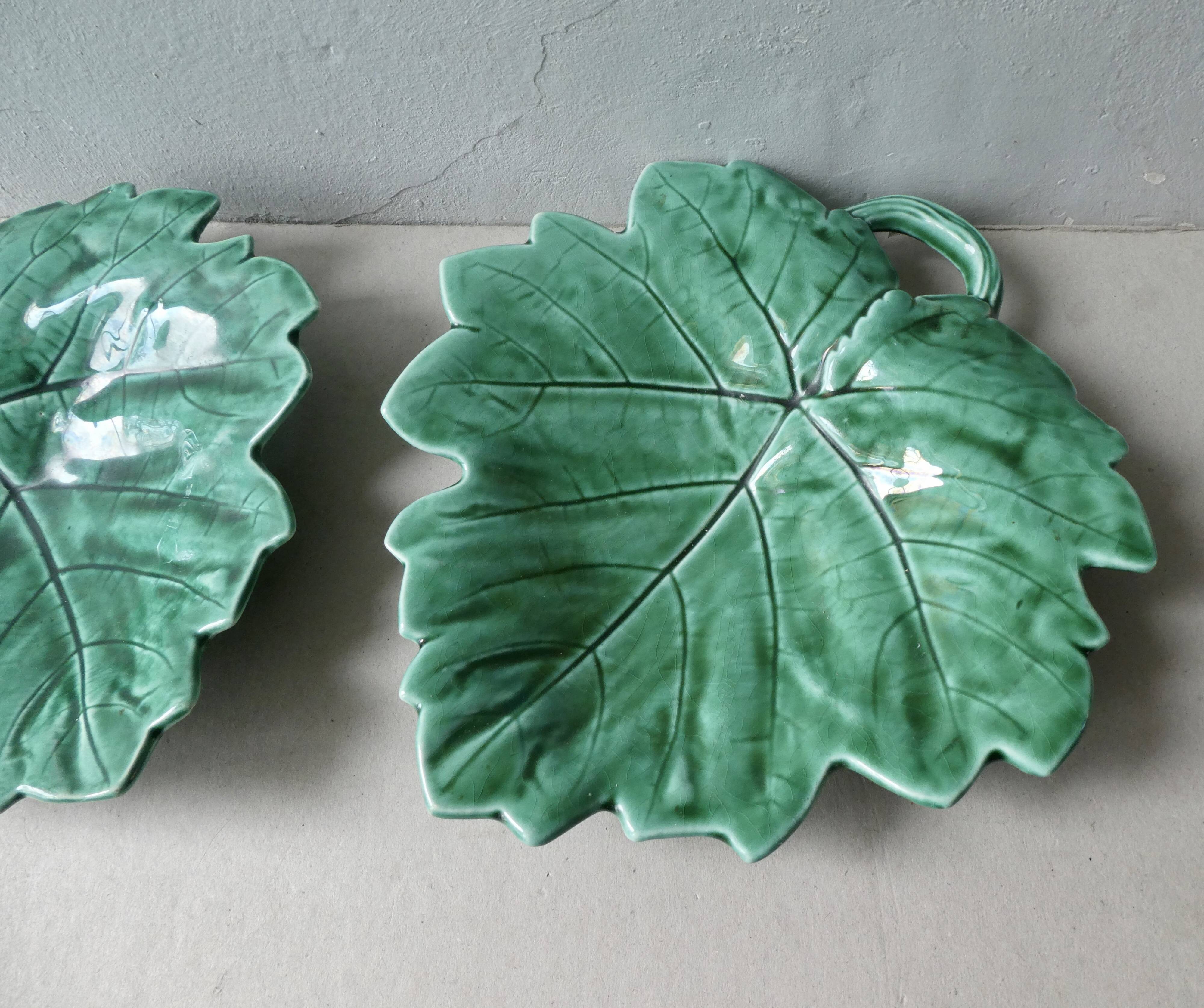 Set of 2 leaf-shaped bowls, Sarreguemines France