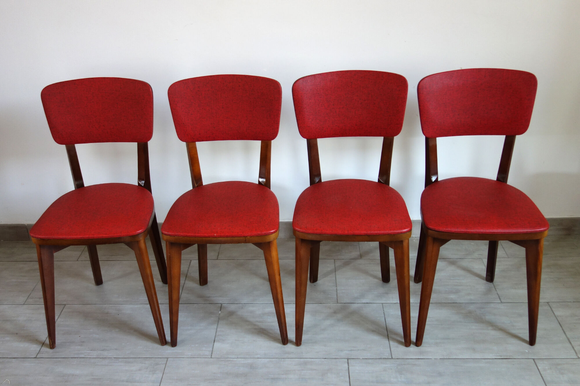 Suite de 4 chaises années 50