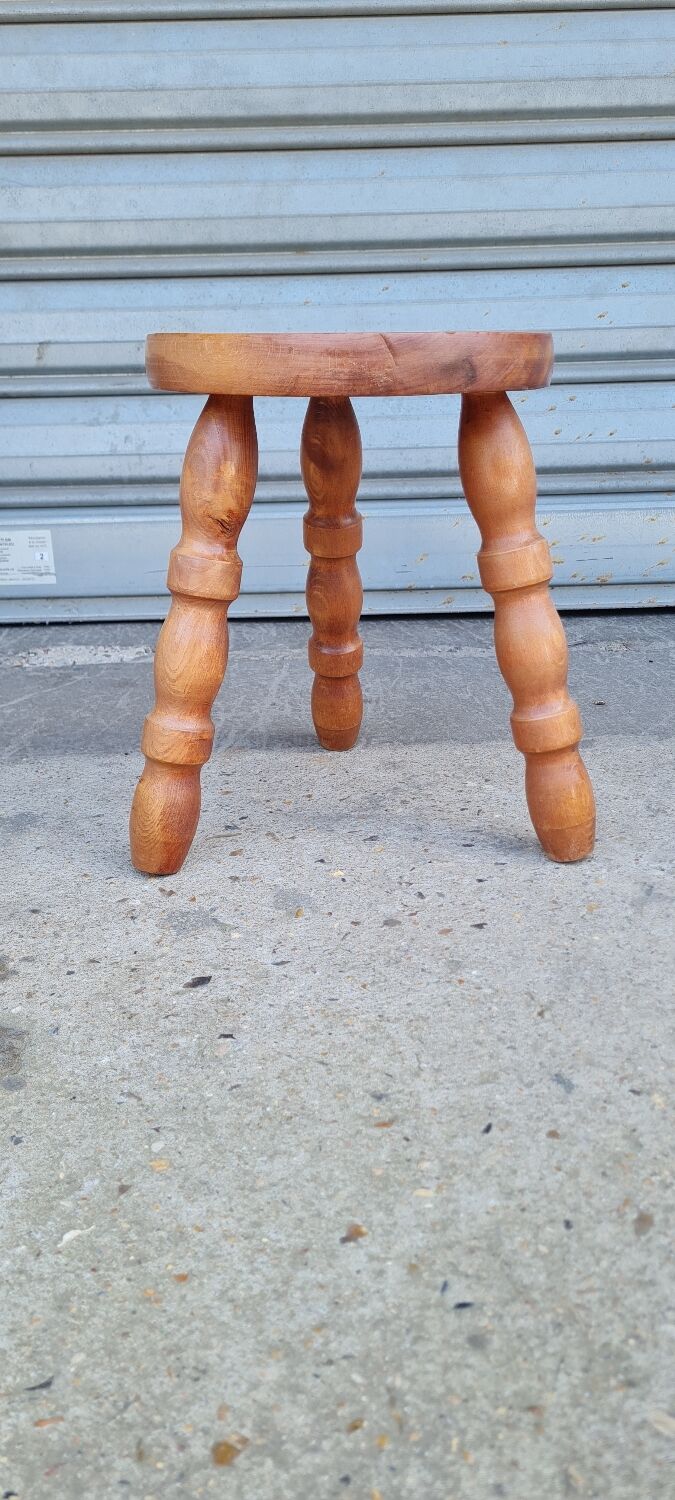 Tripod stool