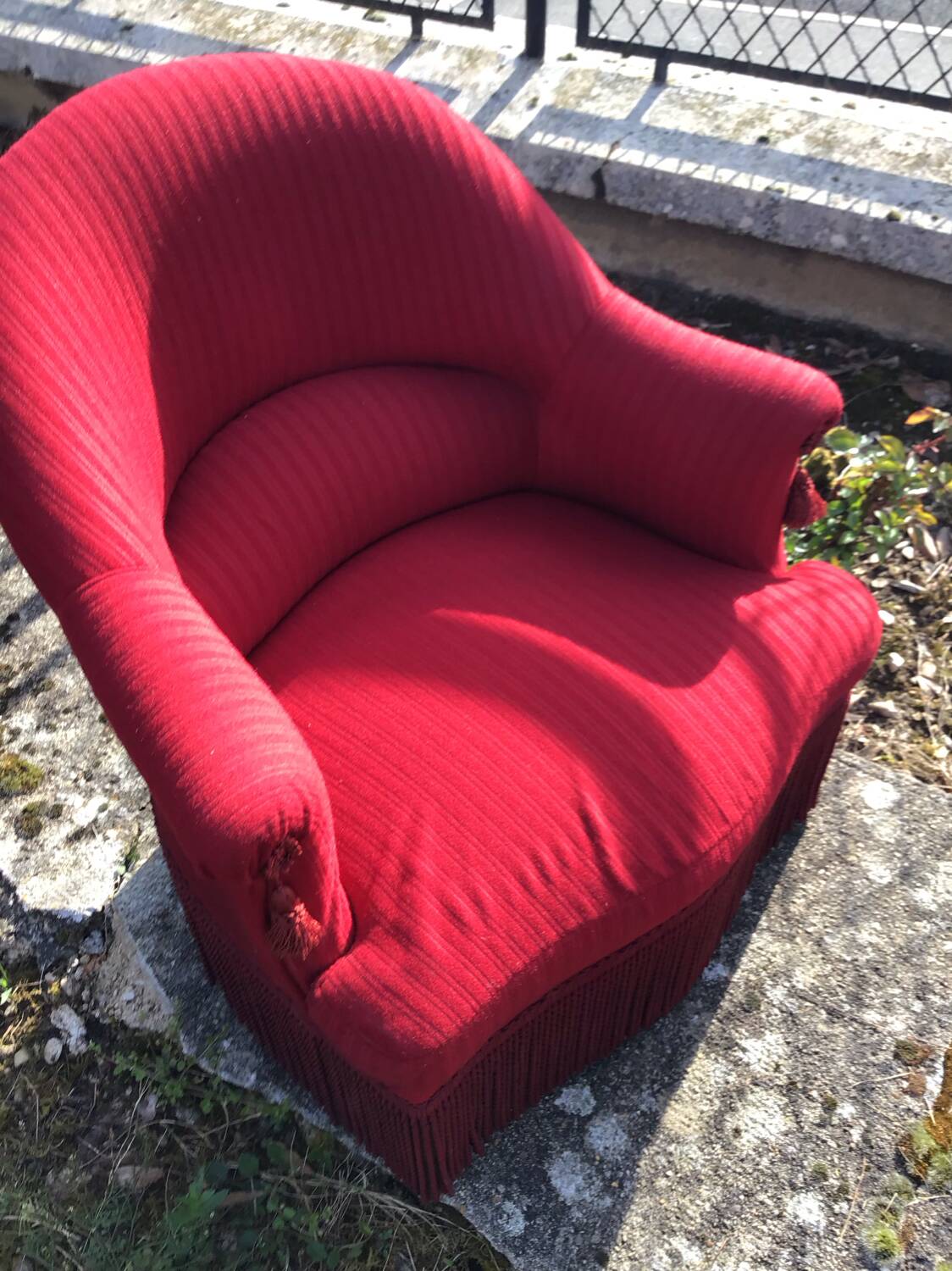 Red toad armchair