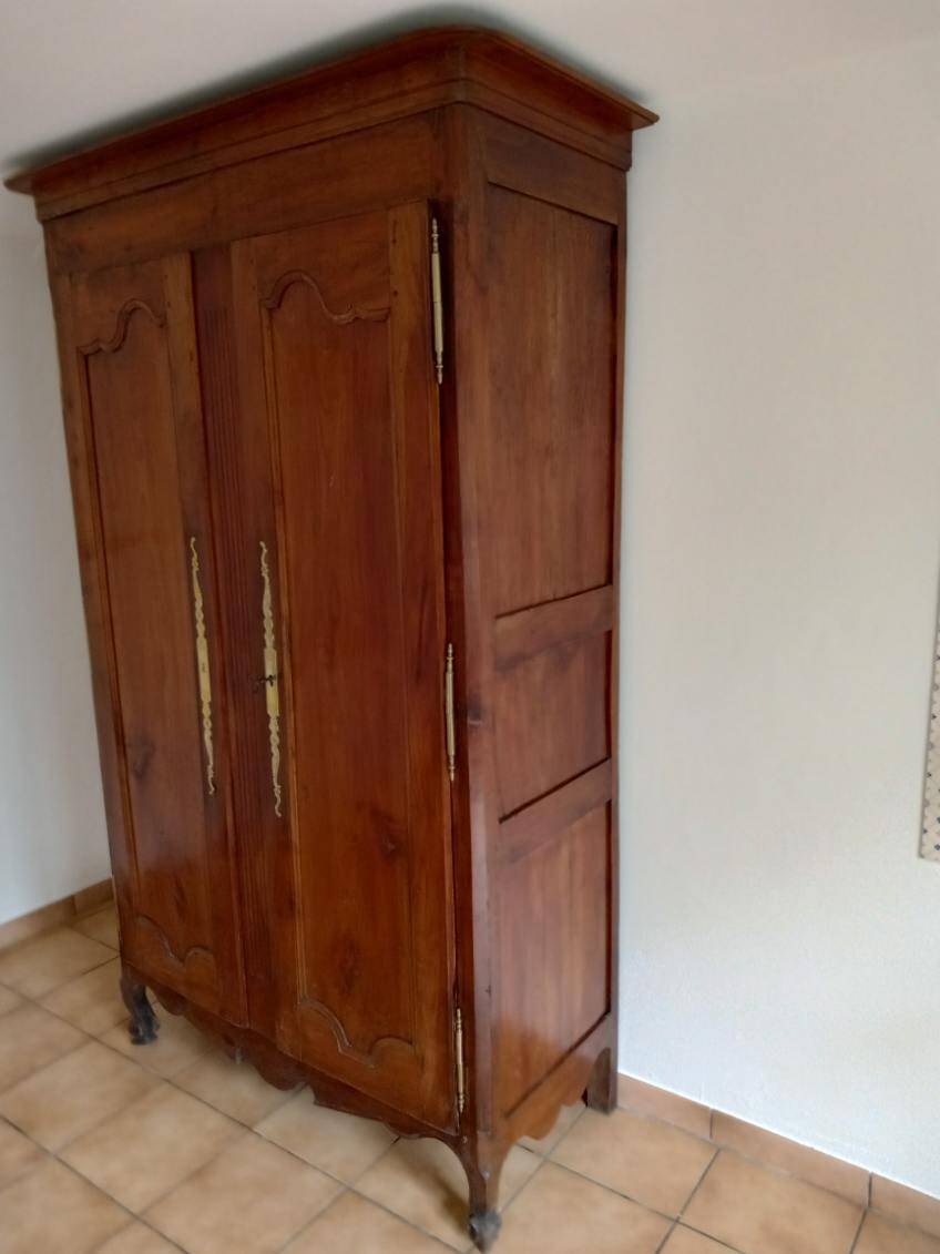 Cherry wood marachine cabinet