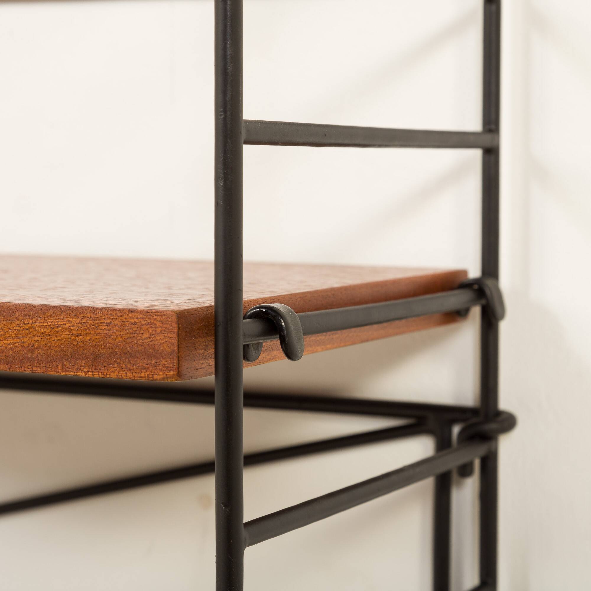 Étagère autoportante String scandinave des années 1960, Suède