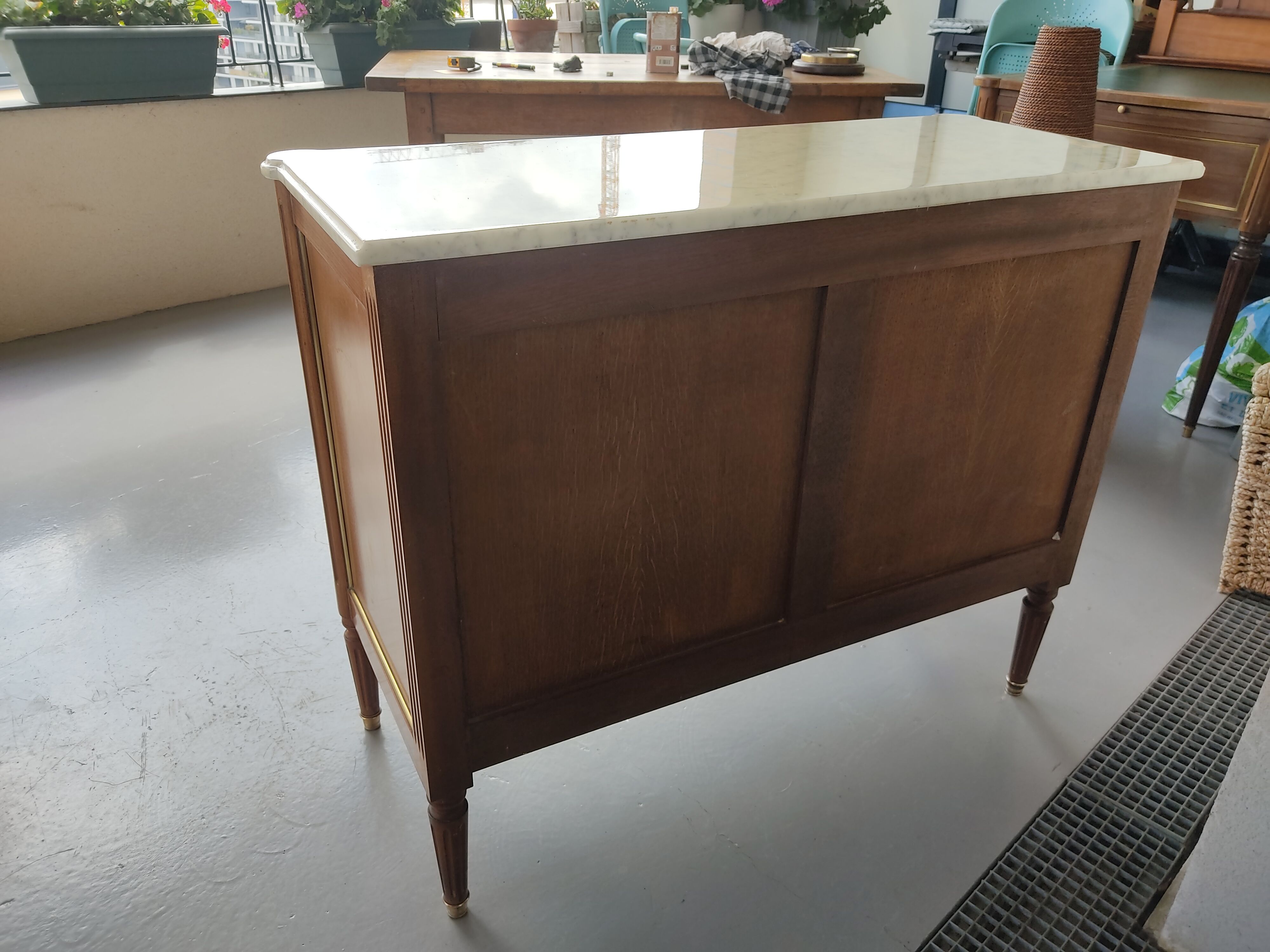 Commode style Louis XVI
