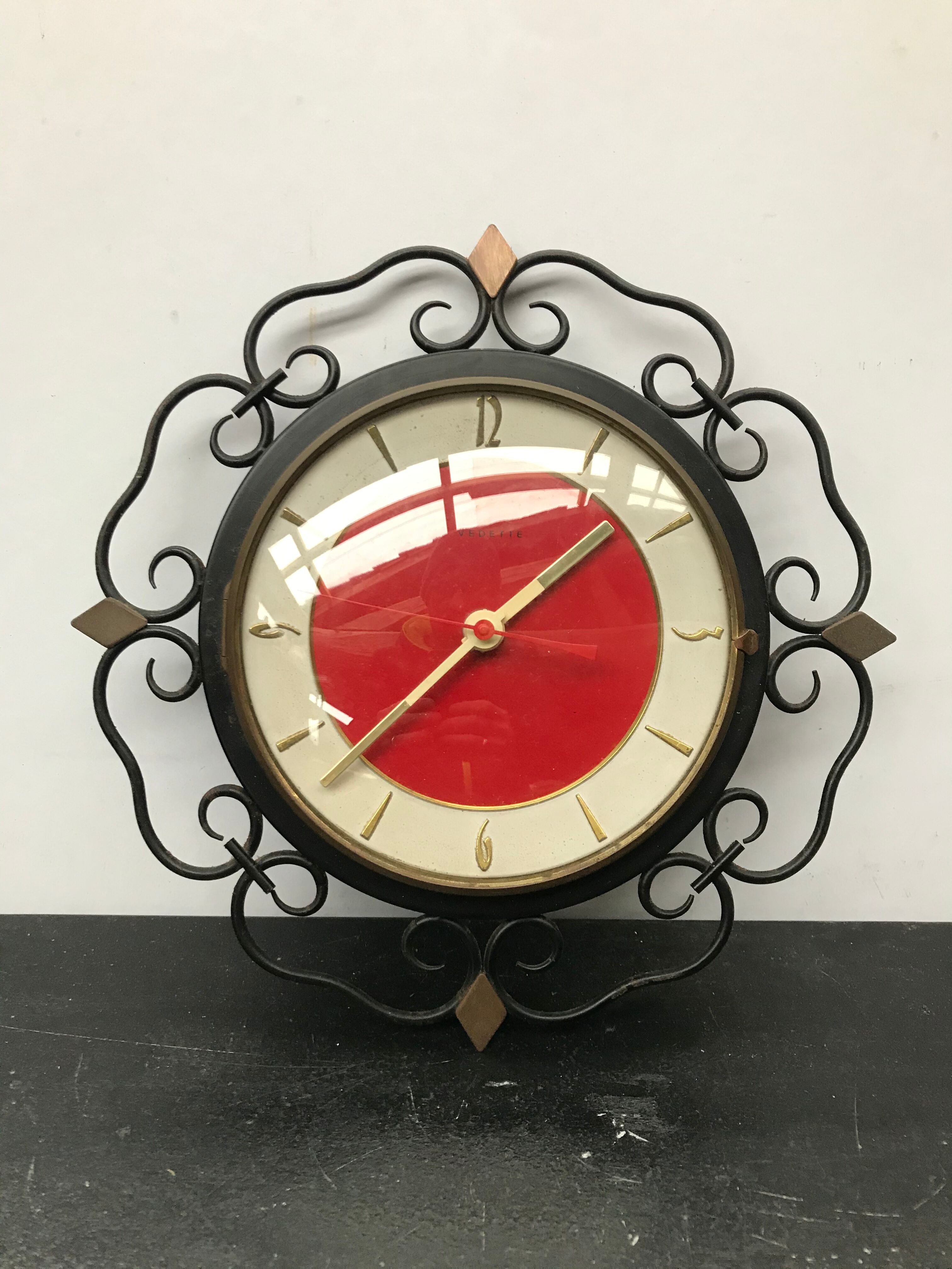 Pendule horloge ancienne Vedette fer forgé avec verre années 70 vintage