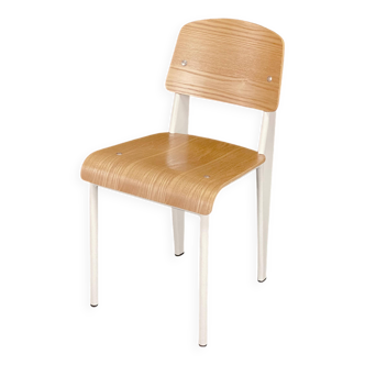 Chaise en métal et bois dans le gout de Jean Prouvé