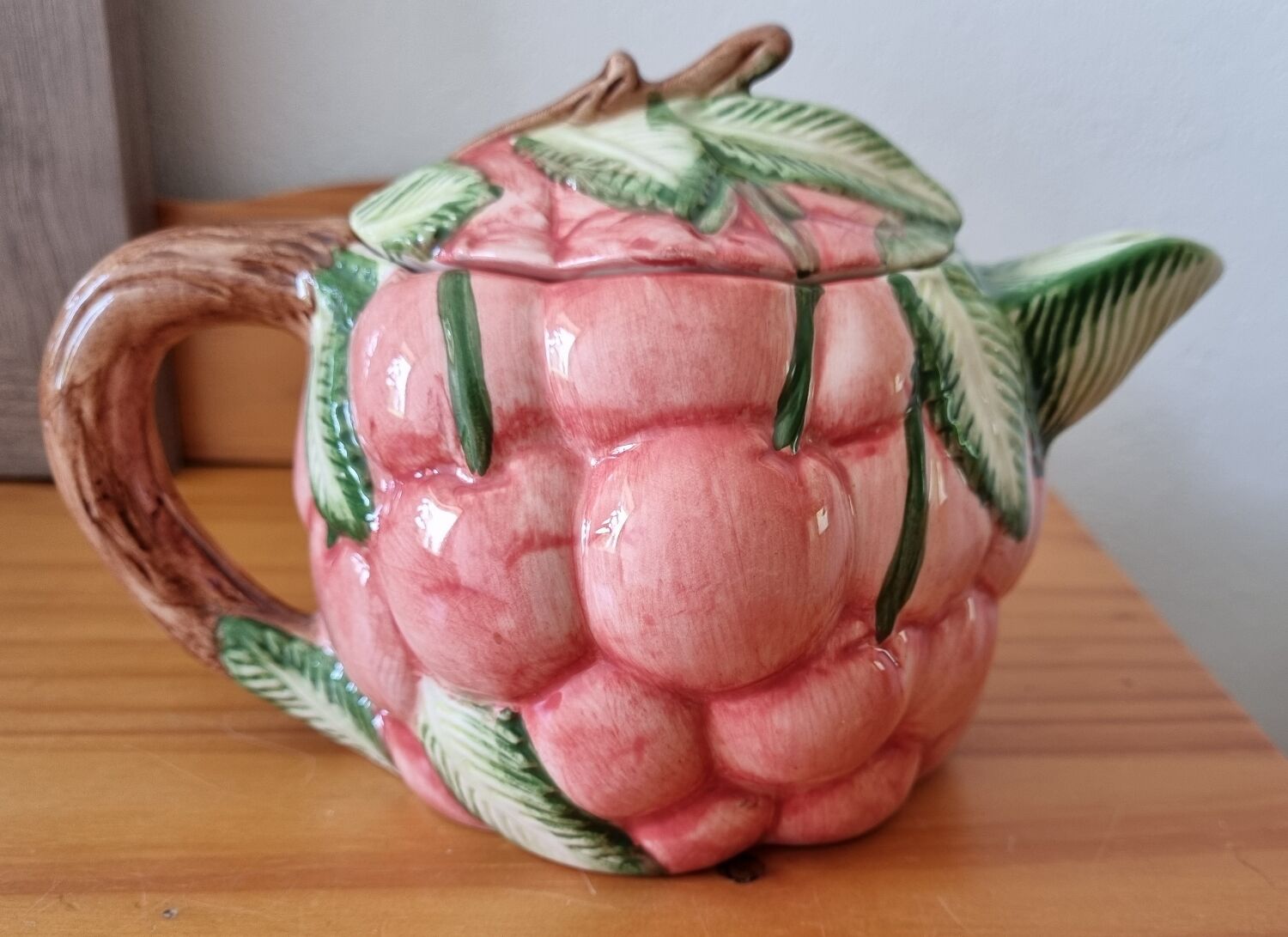 Teapot in Slip Very good condition