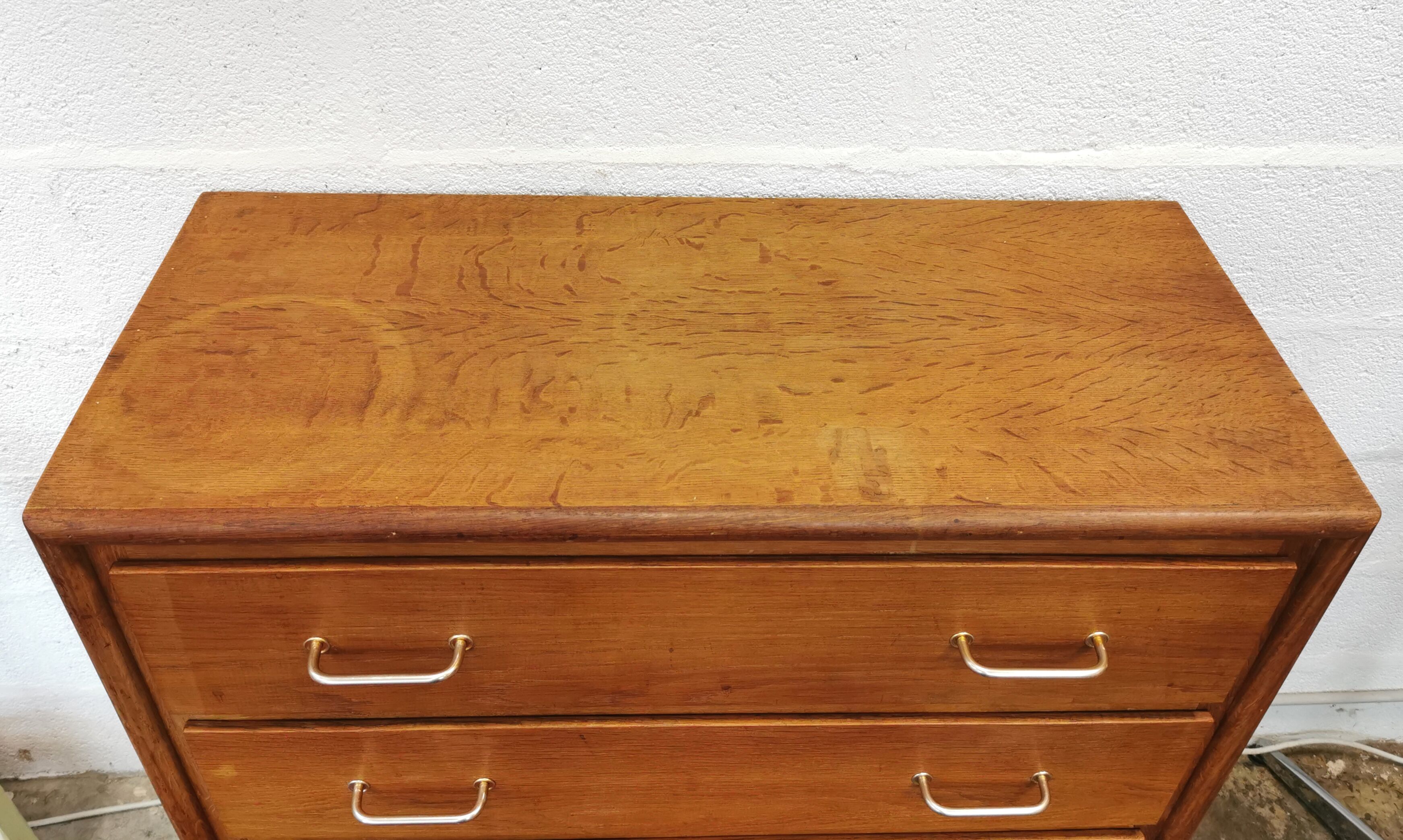 Vintage chest of drawers