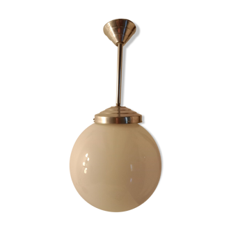 Opaline suspension