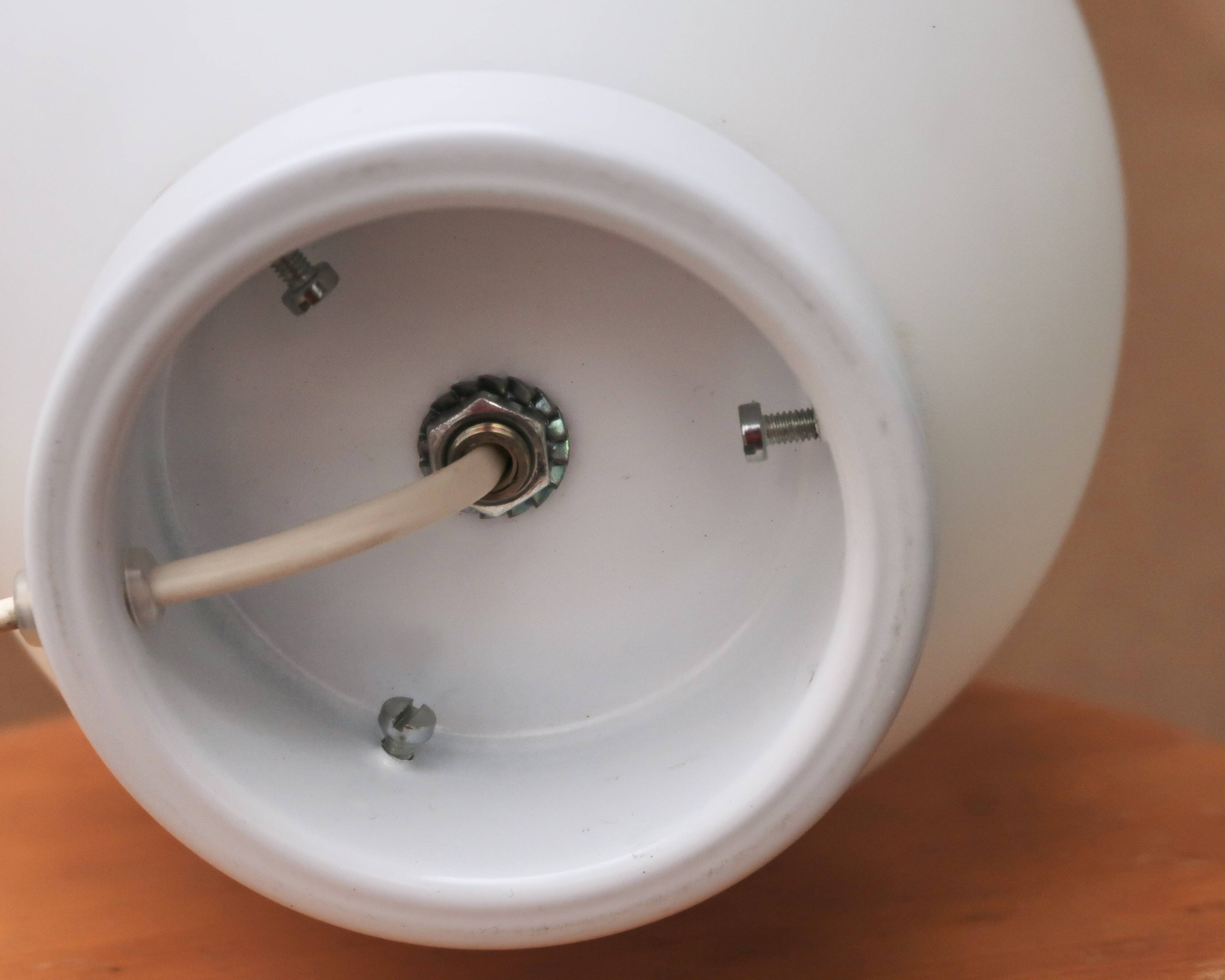 Minimalist egg lamp Domec in opaque white glass by Vianne, 1970s.