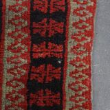 Small Decorative Rug Mainly Red – 65 x 71 cm