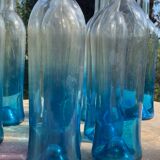 Bouteilles fonds bleus