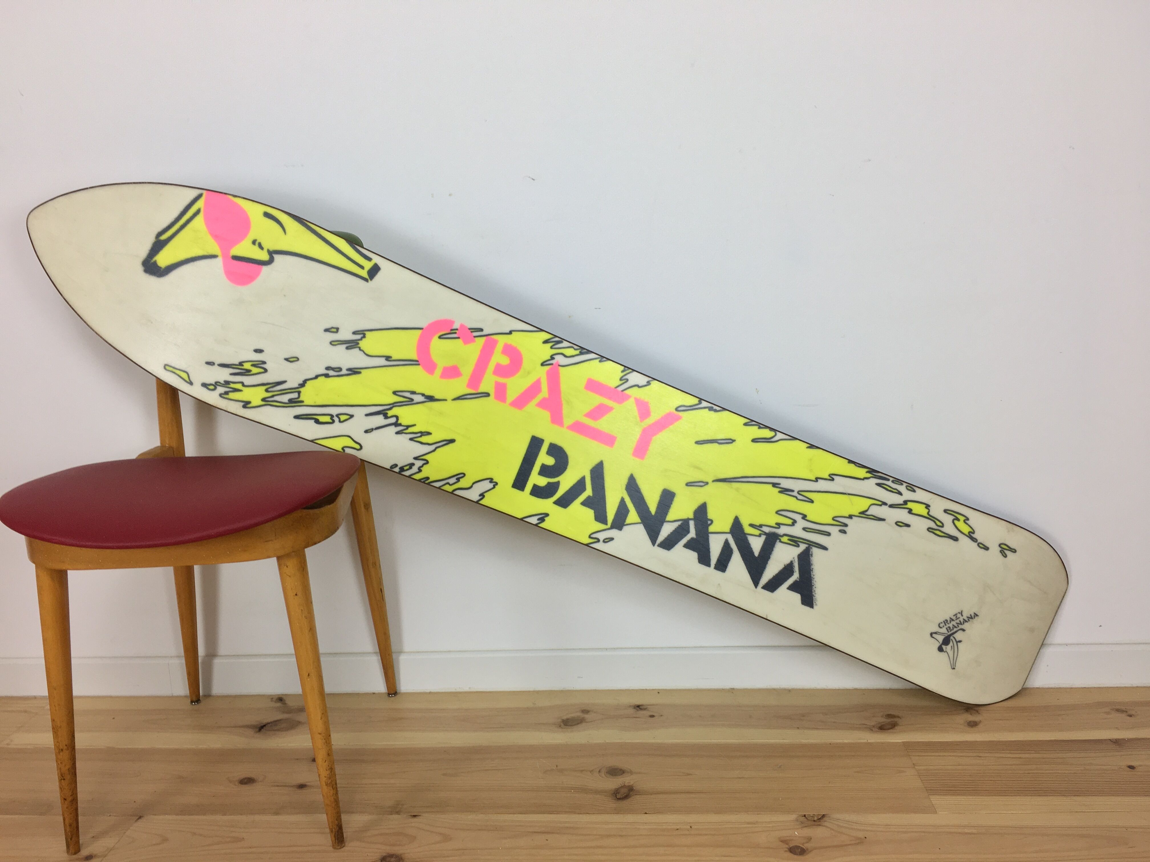 Deco snowboard, 80s snowboarding, vintage neon