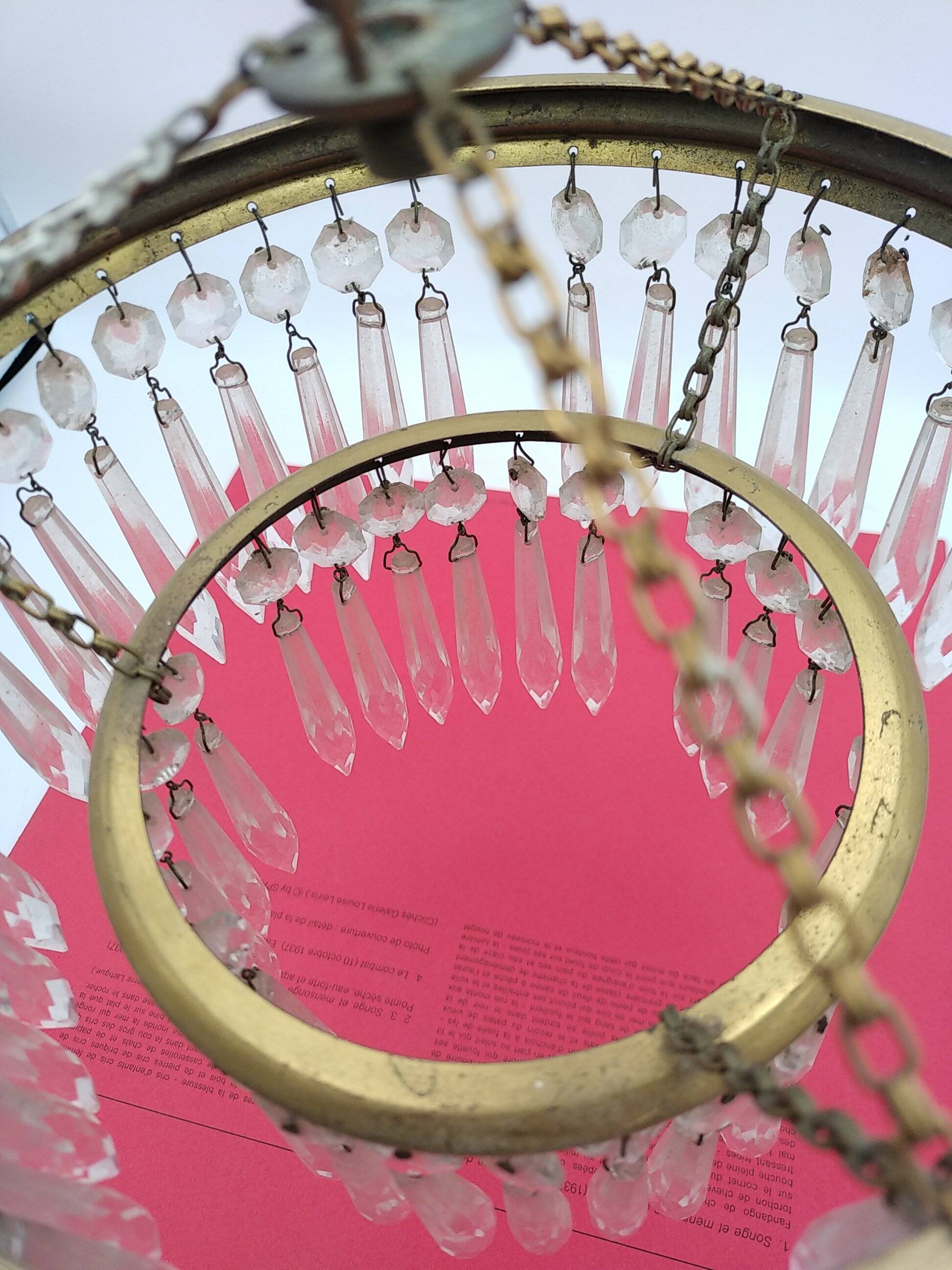 Small icicle tassel chandelier. Not electrified.