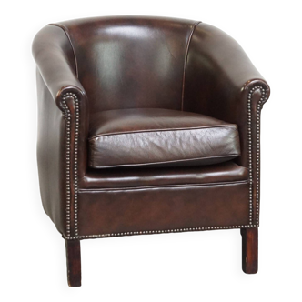 Fauteuil club en cuir de vachette foncé de style anglais