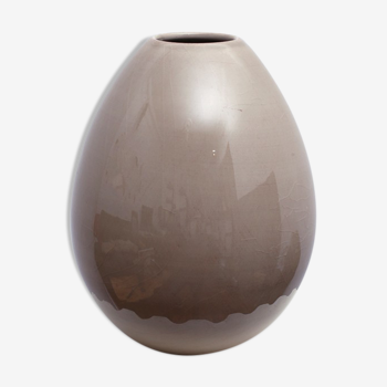 Beige ceramic vase egg shape