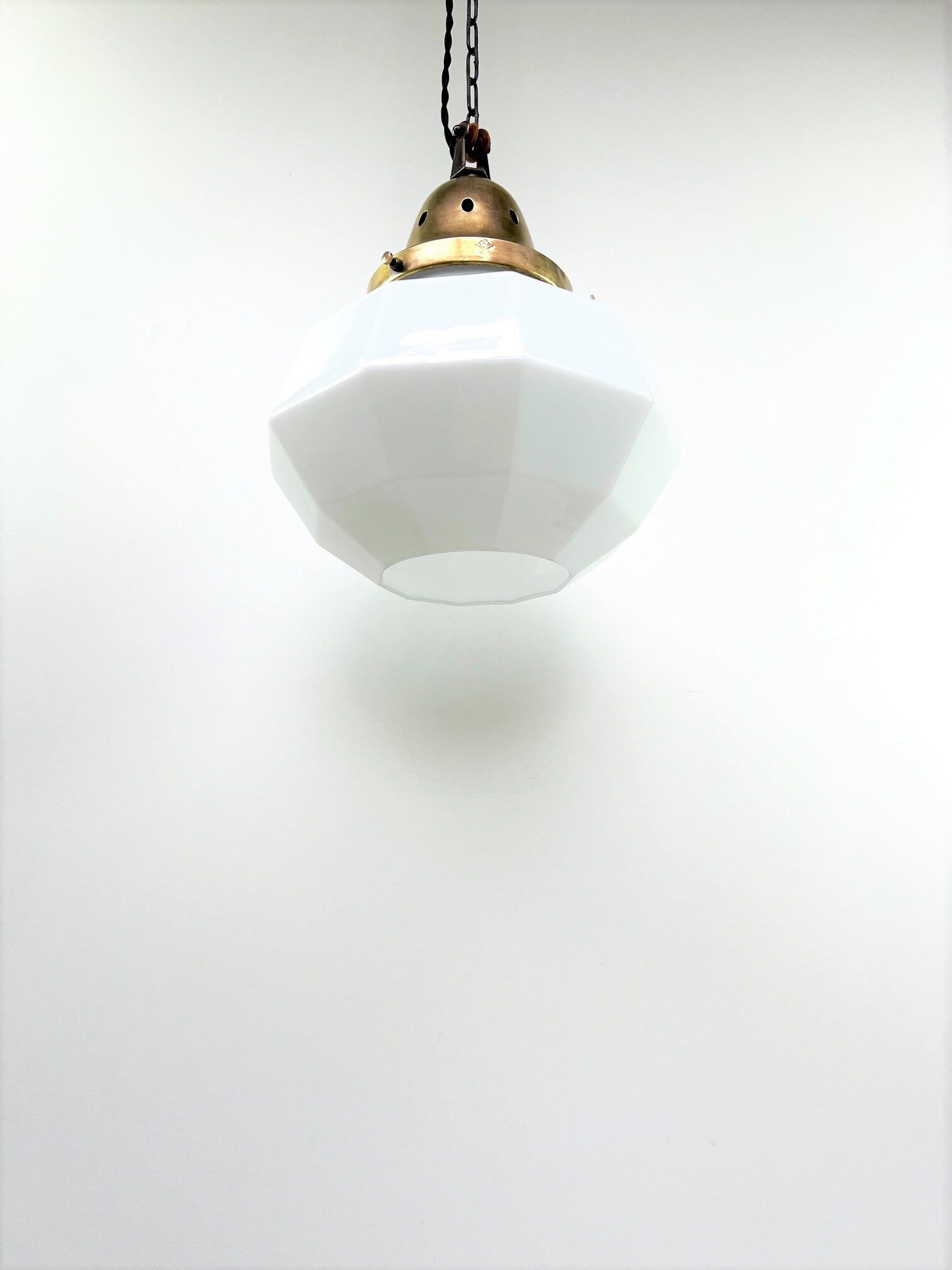 Hanging bag paris 1920 1930 opaline brass