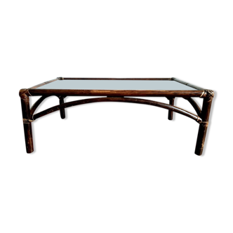 Table basse en rotin et verre fumé 1960