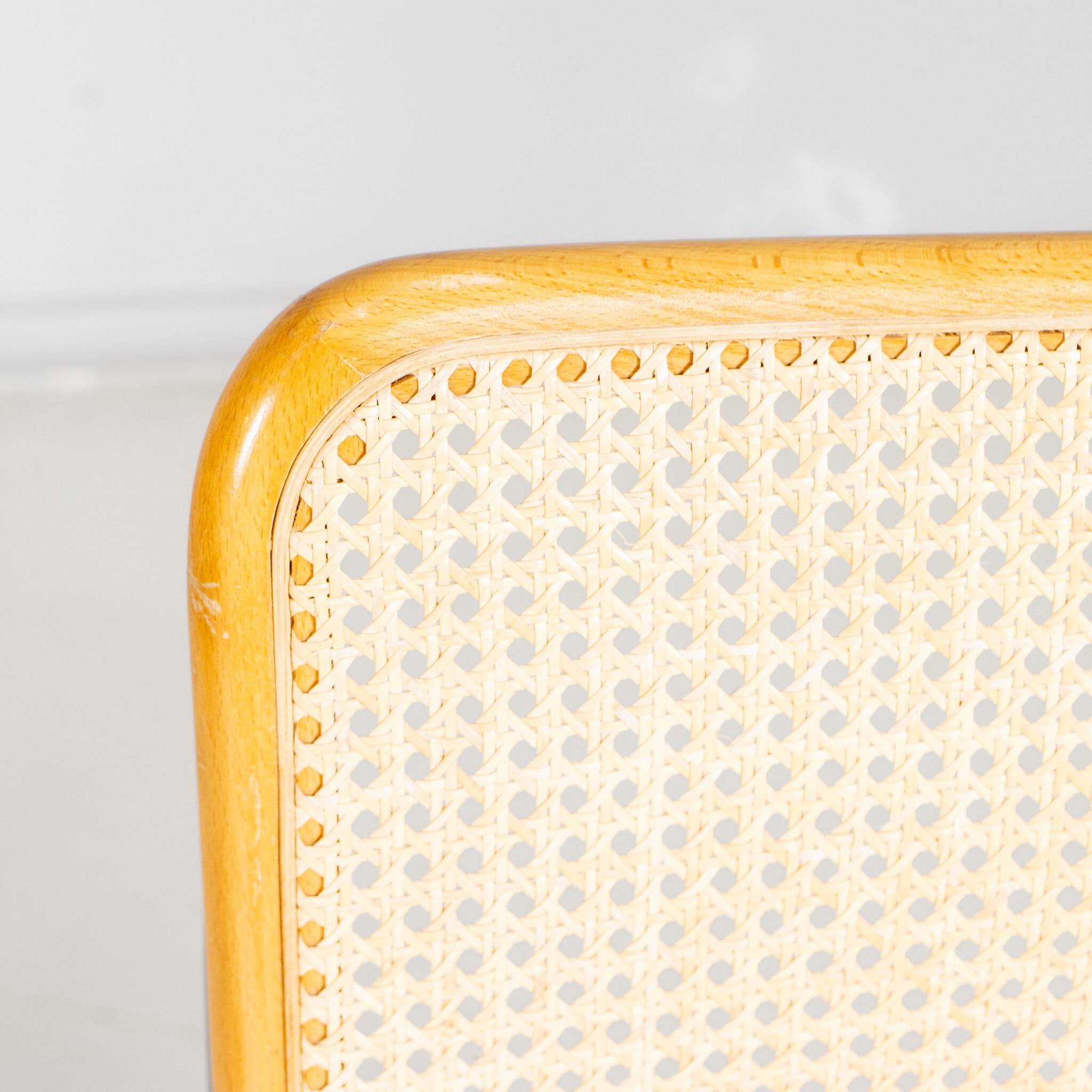 Cantilever b32 chair attributed to breuer italy