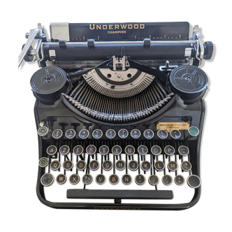 Machine à écrire Underwood Champion