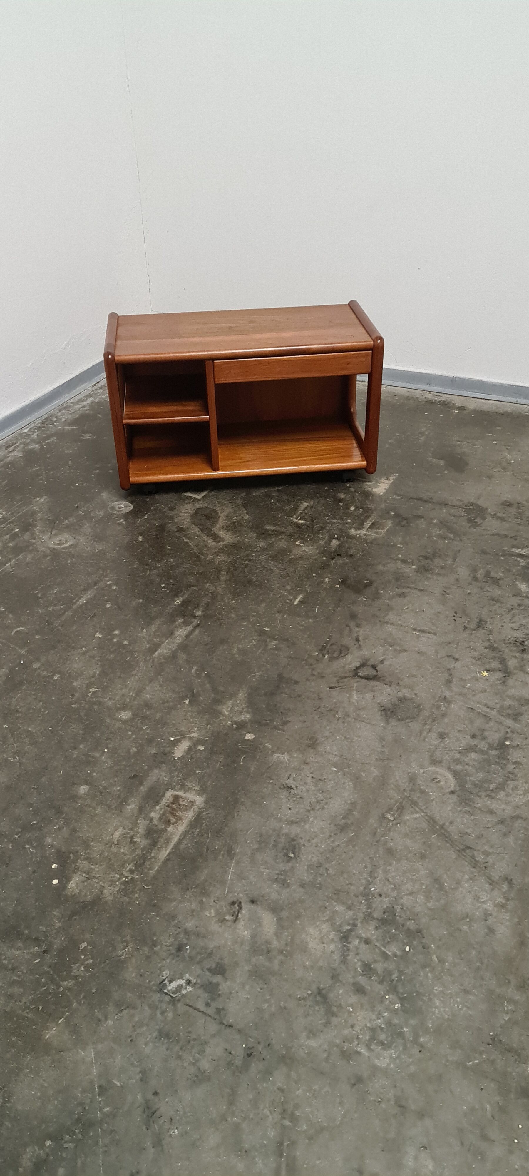Vintage teak Hi Fi or Tv trolley